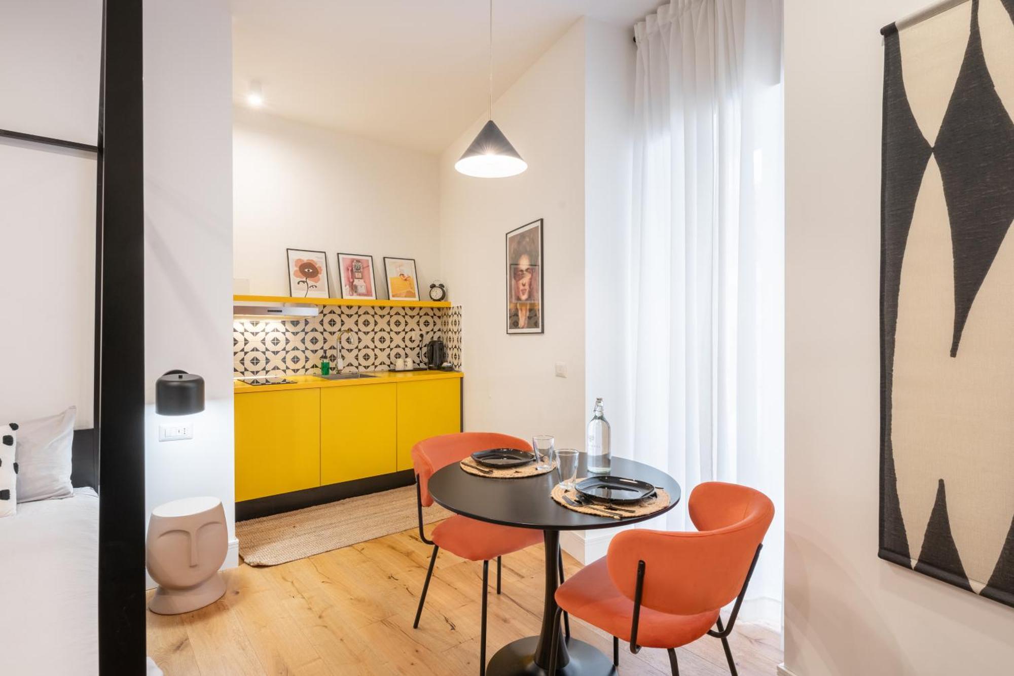 The Idyll Boutique - In Napoli's Spanish Quarters Bed & Breakfast *