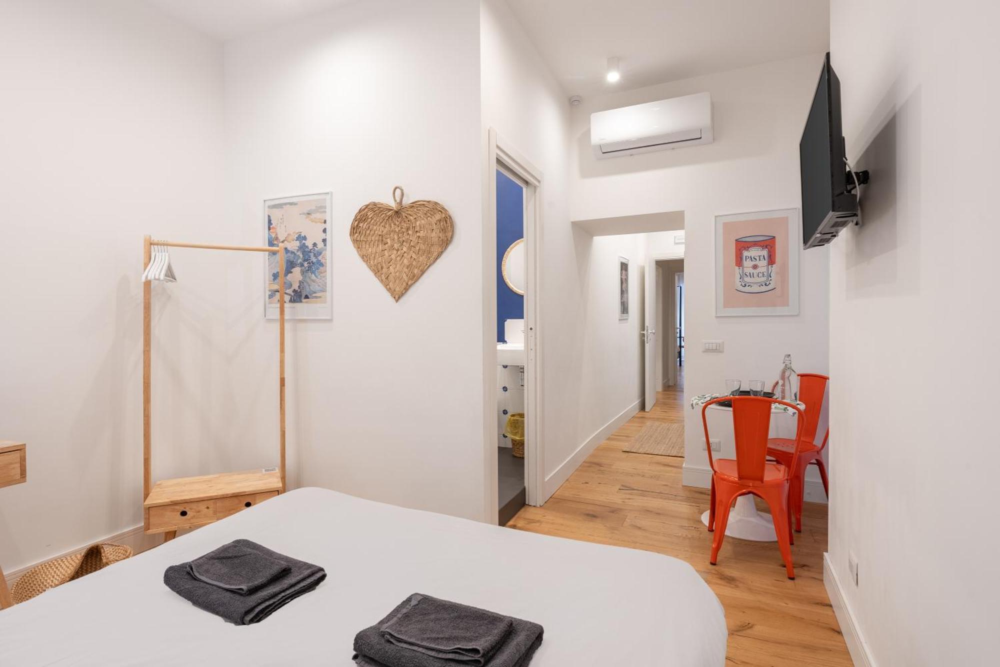 The Idyll Boutique - In Napoli's Spanish Quarters Bed & Breakfast Naples