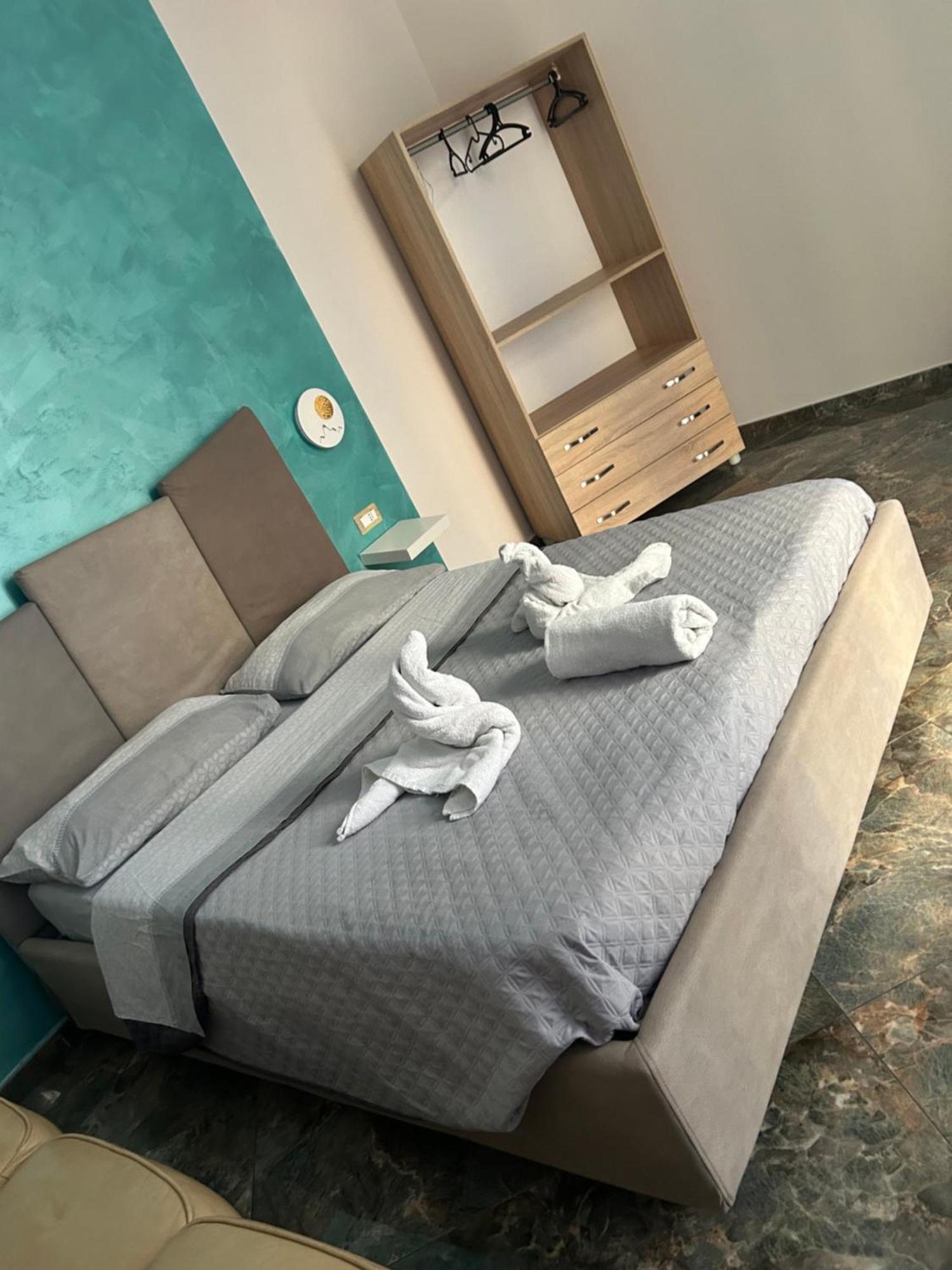 Vincent House Apartment