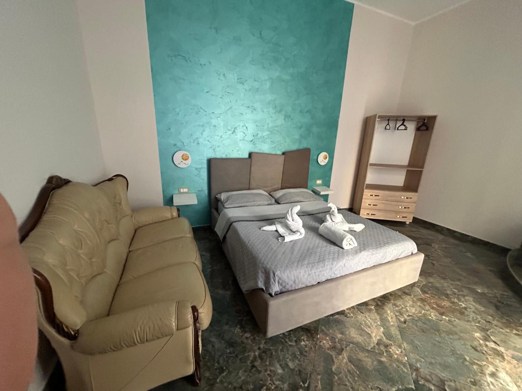 Vincent House Apartment *