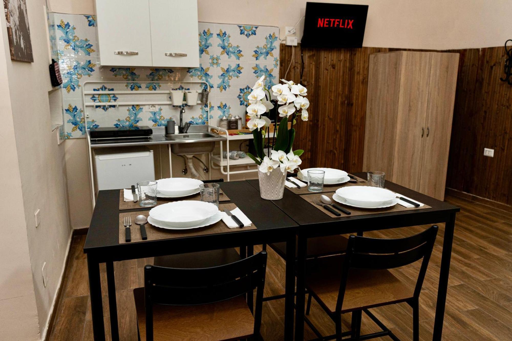 Spaccanapoli 3min - Charming Typical Flat Apartment *
