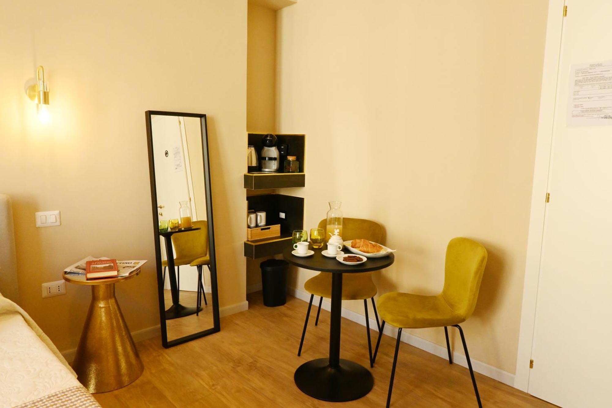 Ta-49 Bed E Breakfast Naples