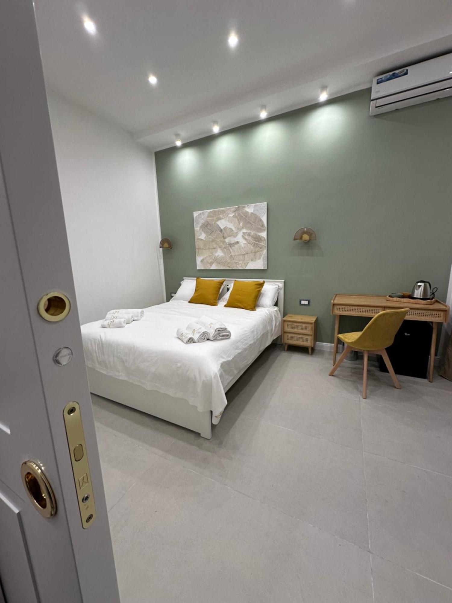 Core Analfabeta Bed & Breakfast Naples