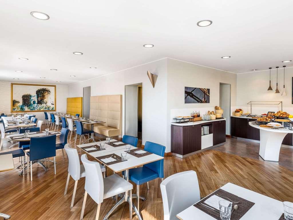 Hotel Mercure Centro Angioino 4*