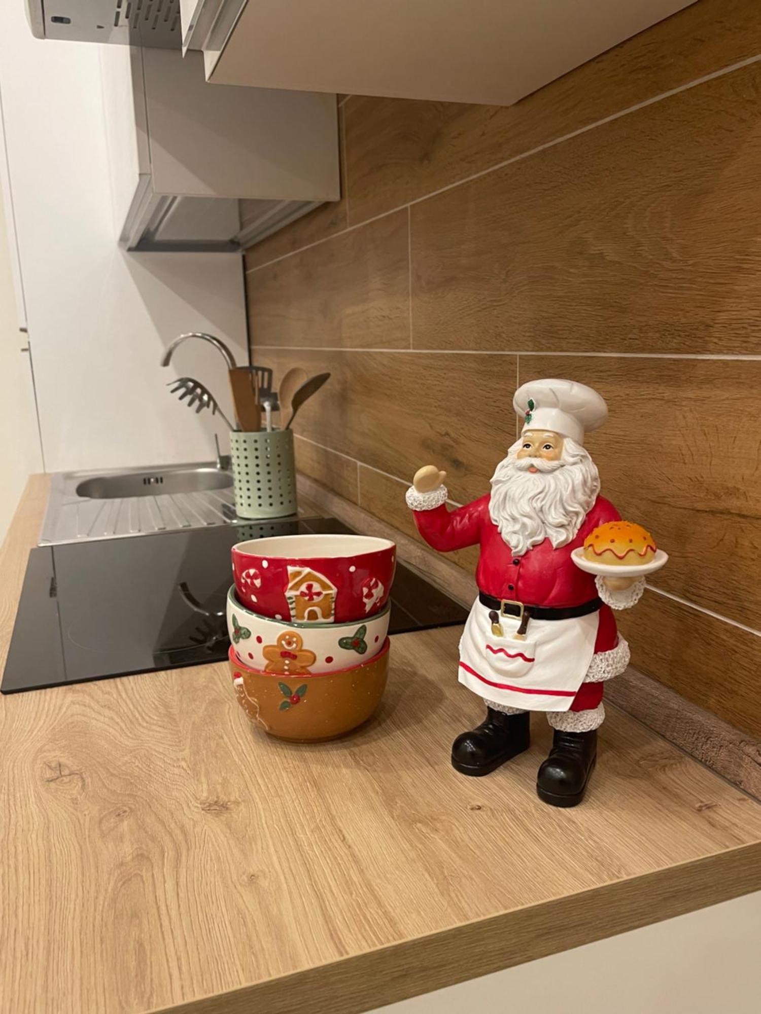 Apartment Miracles On 32th Street *