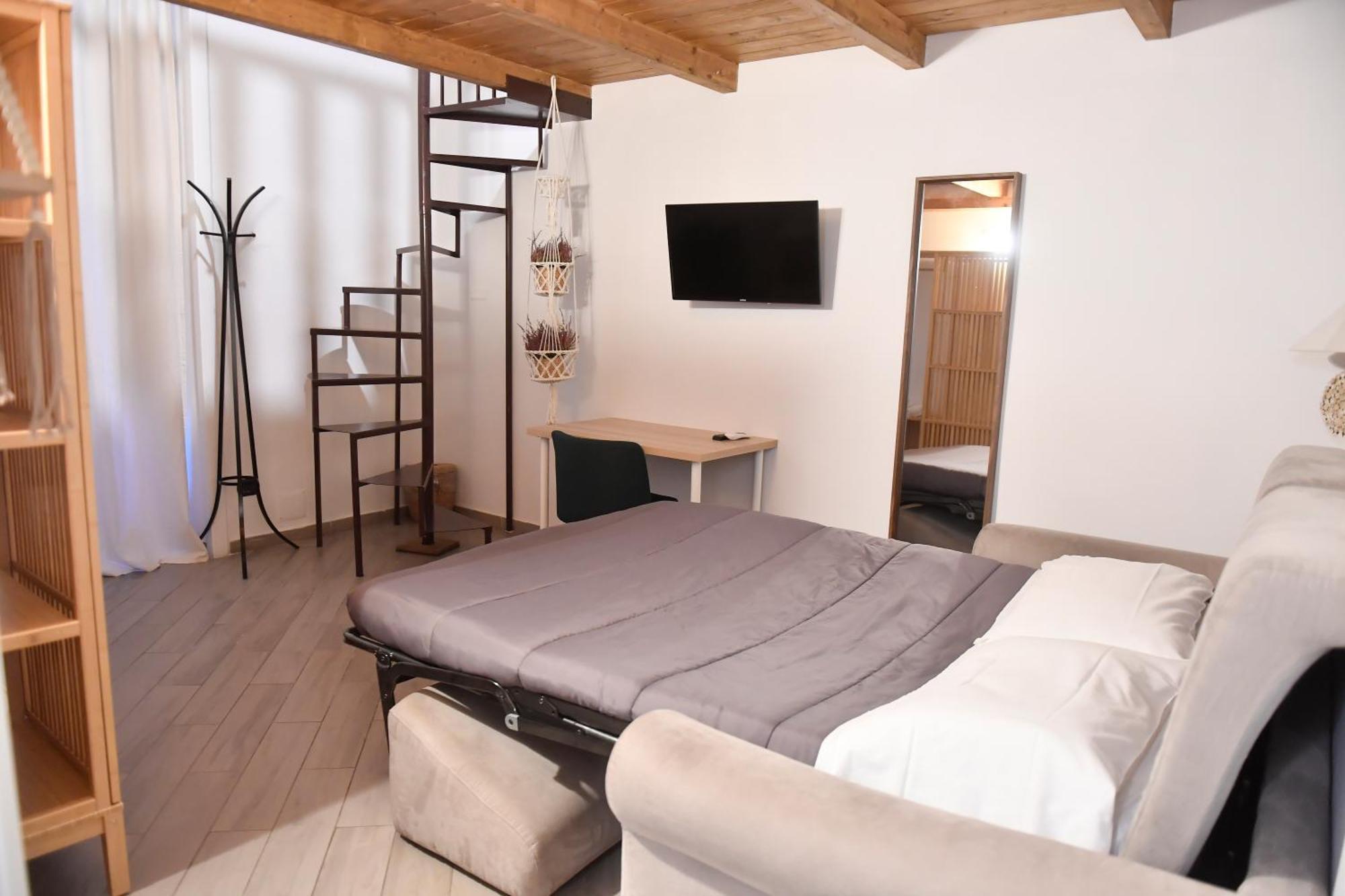 Chiaia 100 Bed & Breakfast Naples