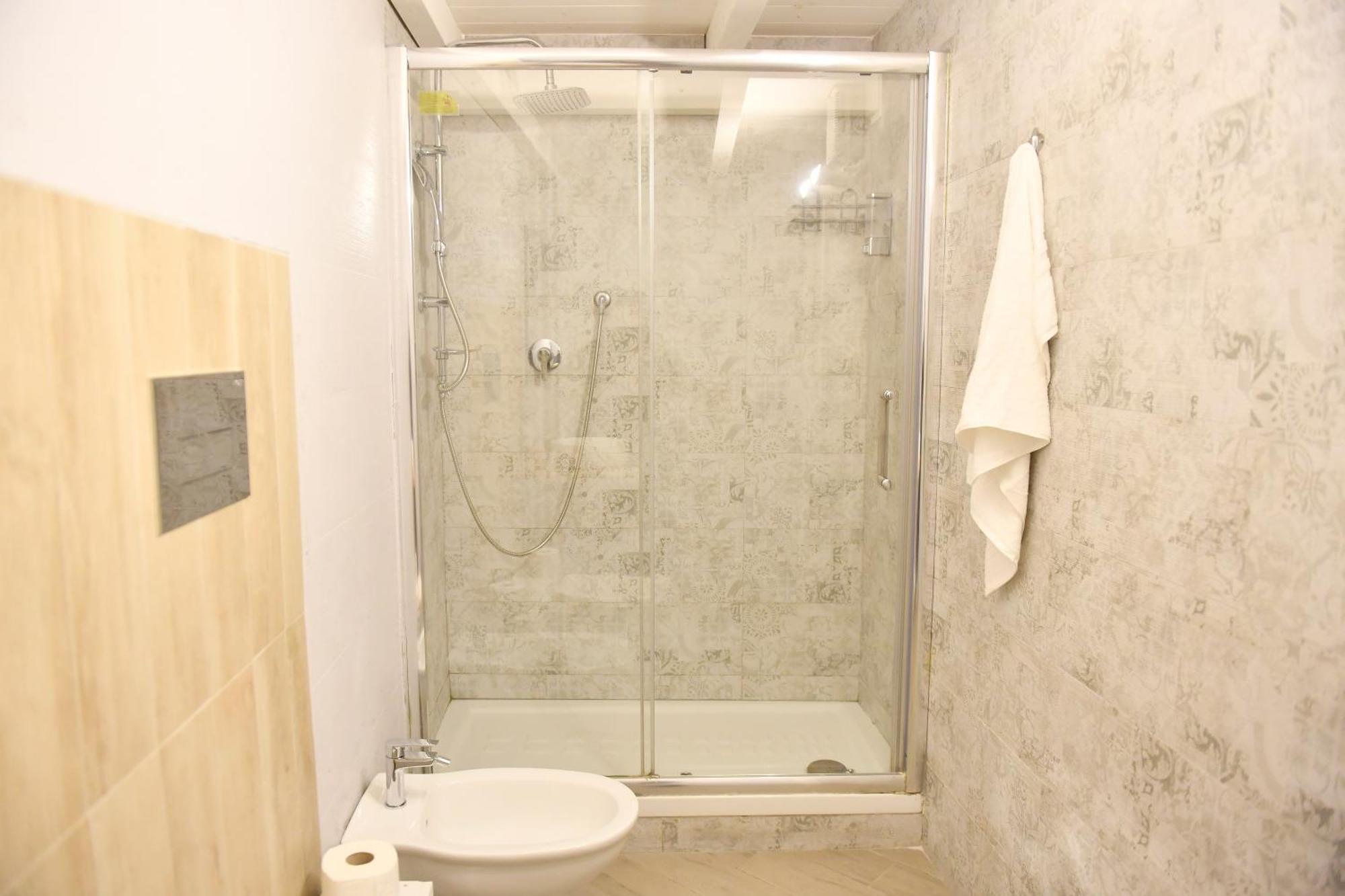 Chiaia 100 Bed & Breakfast Naples