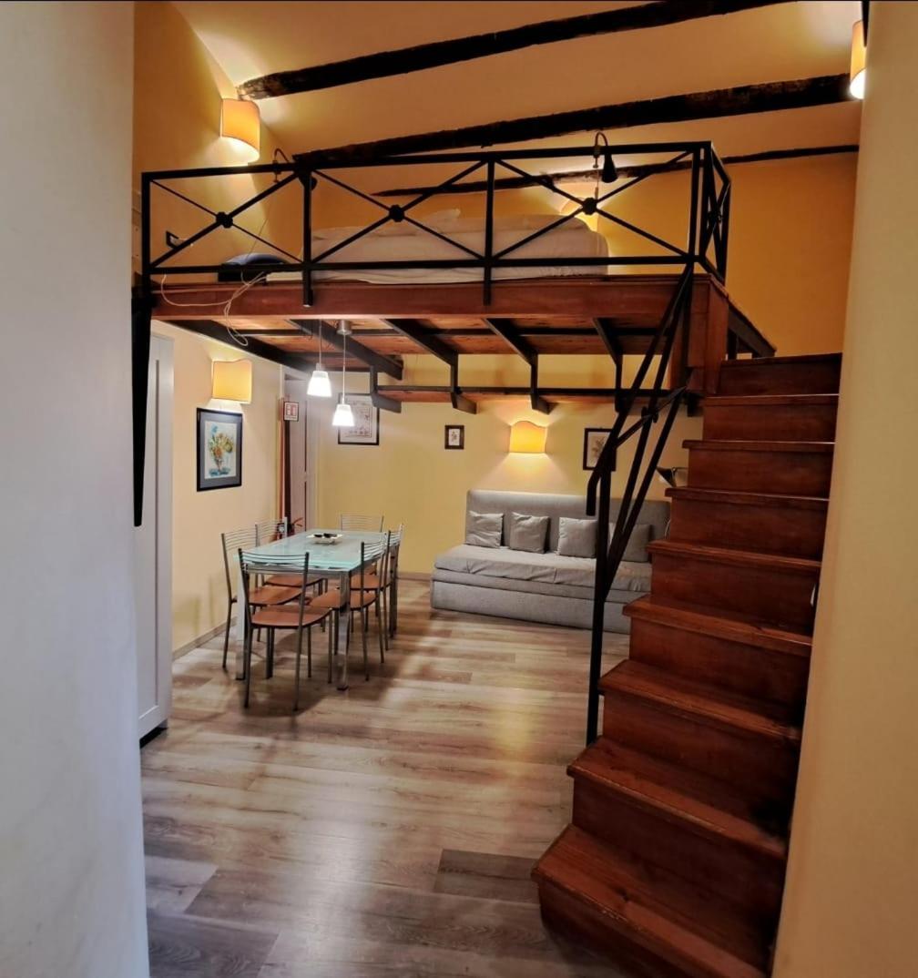 Apartment Guide Tour Naples