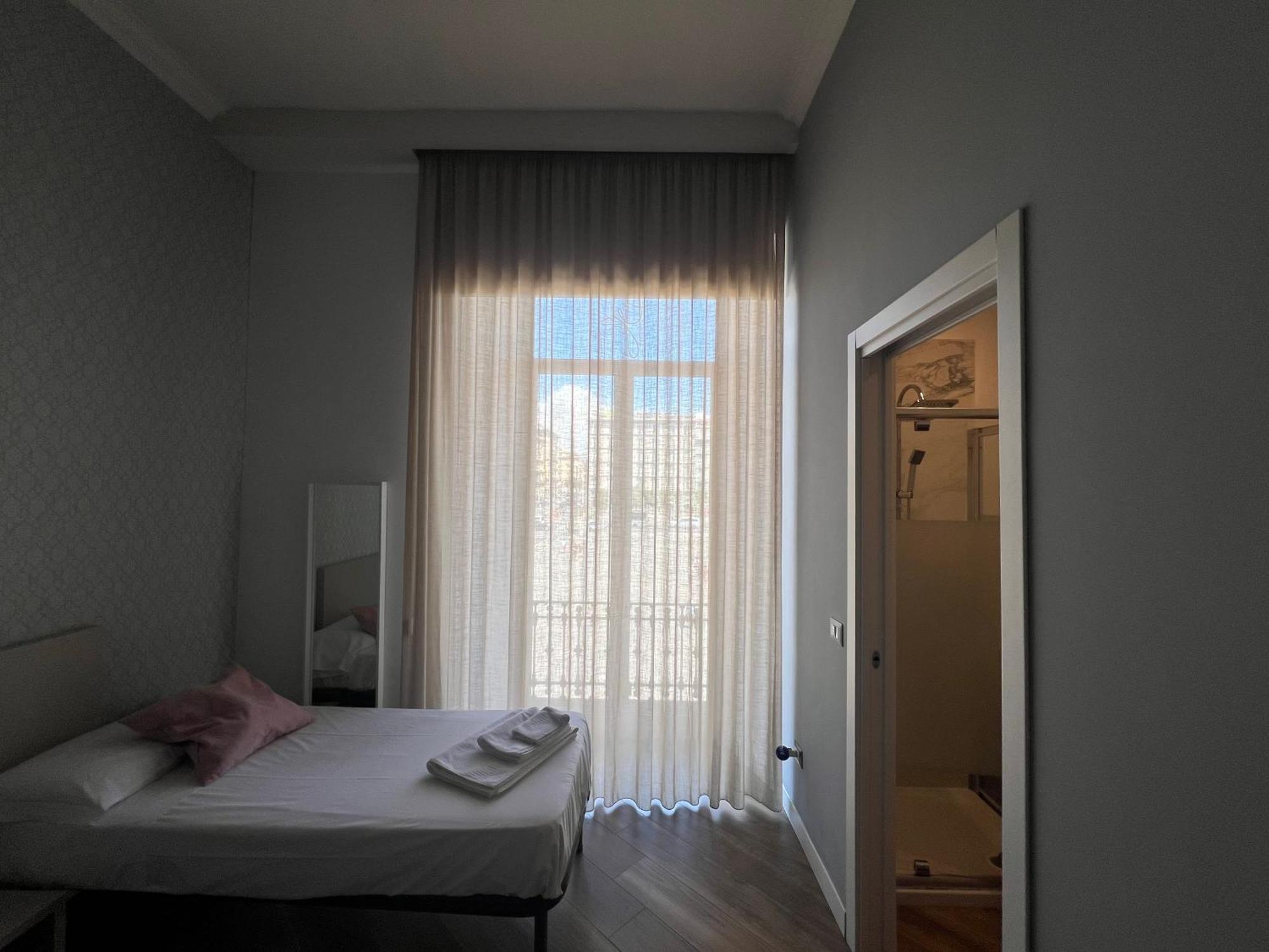 Garibaldi Guest house *