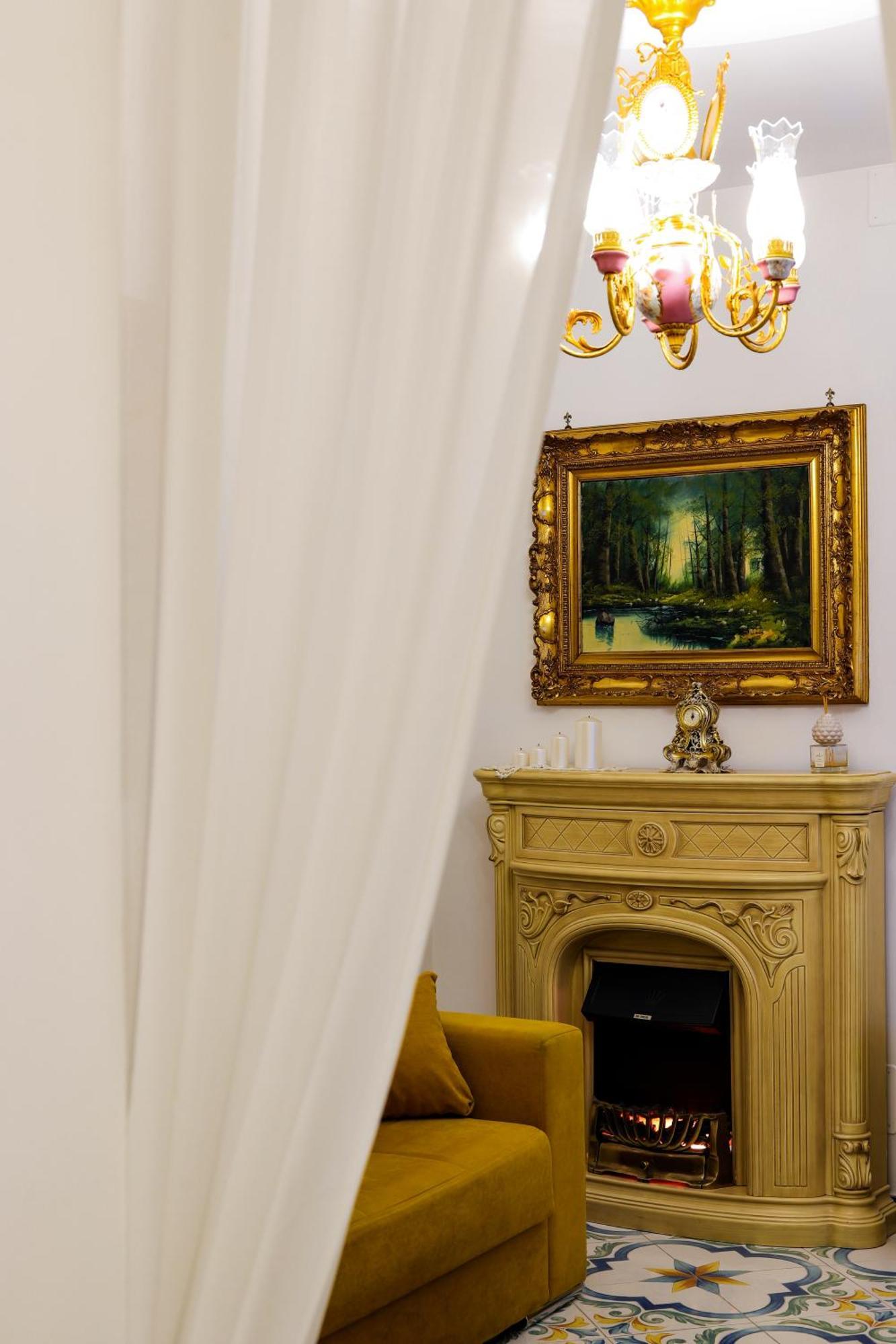 Giallo Napoletano
