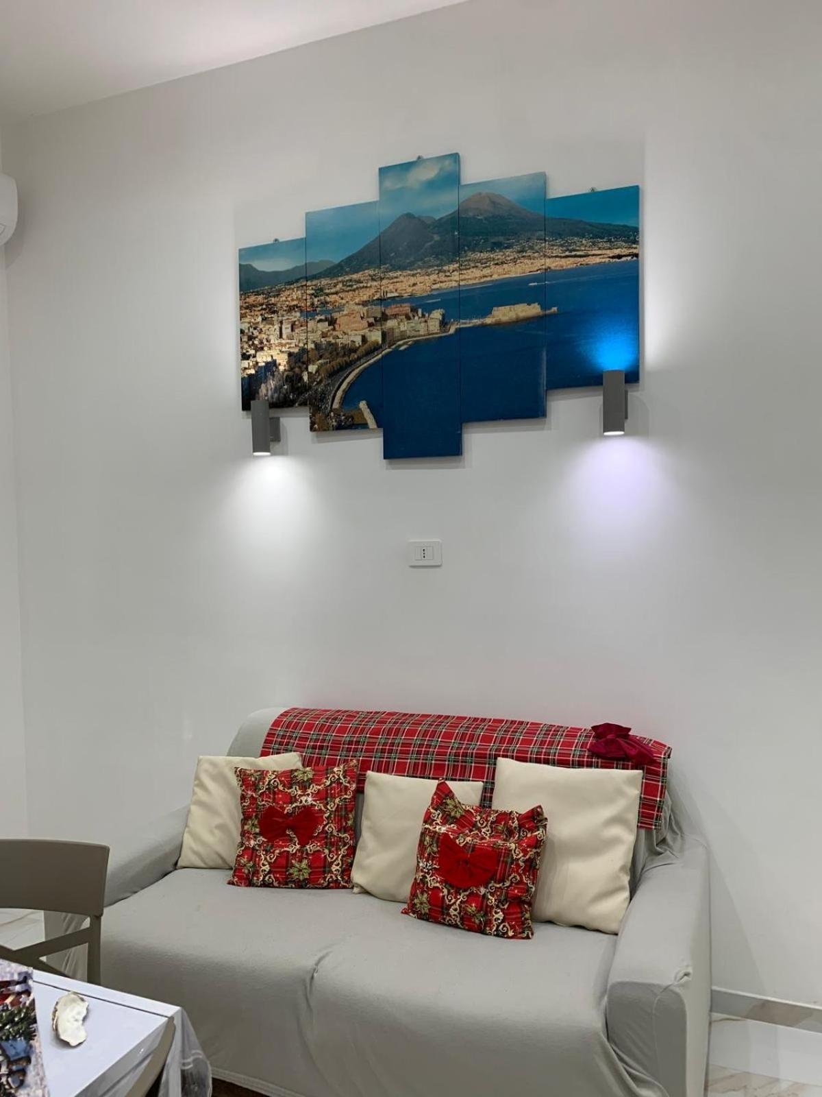 Vincent House * Naples