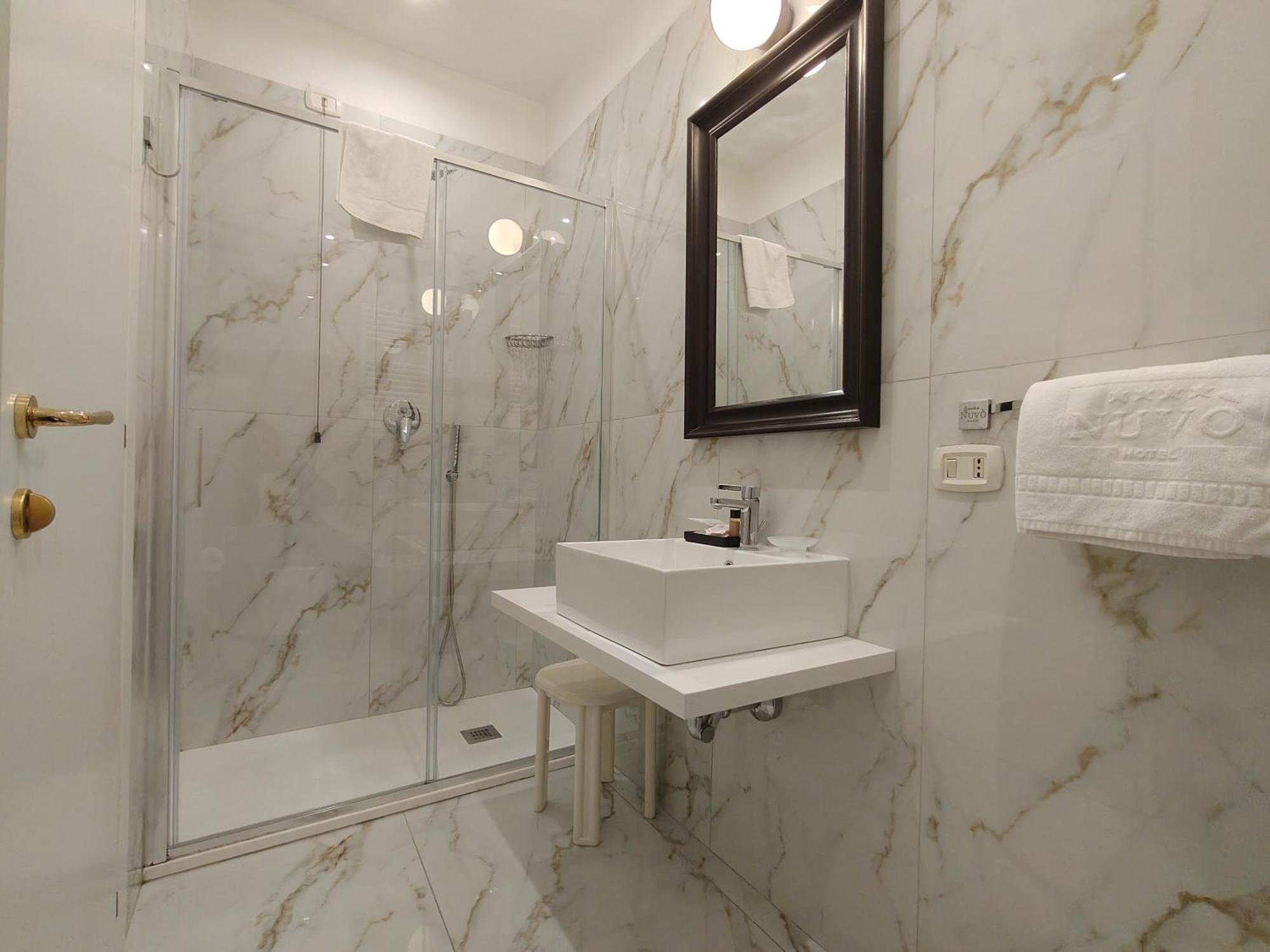 Nuvo Hotel 4*