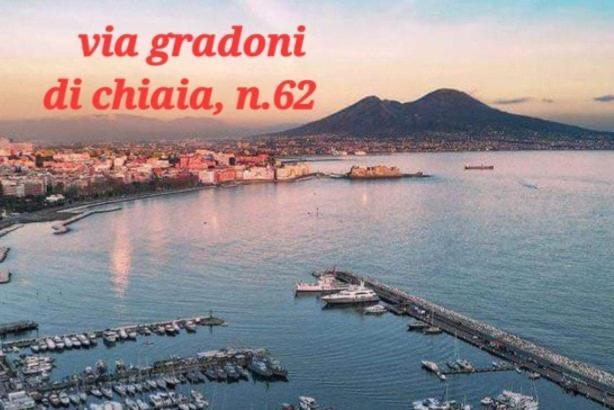 Gradoni Di Chiaia 62 Apartment *