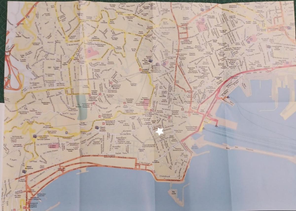 Gradoni Di Chiaia 62 * Naples