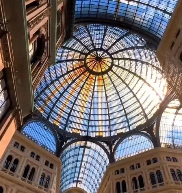 Apartment Gradoni Di Chiaia 62 Naples