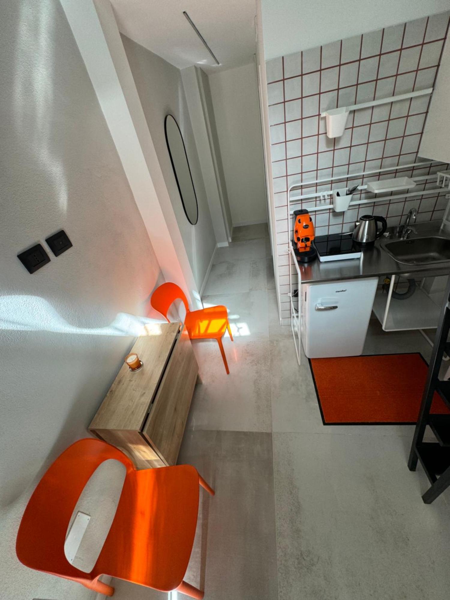 Bed & Breakfast Orange Heart *