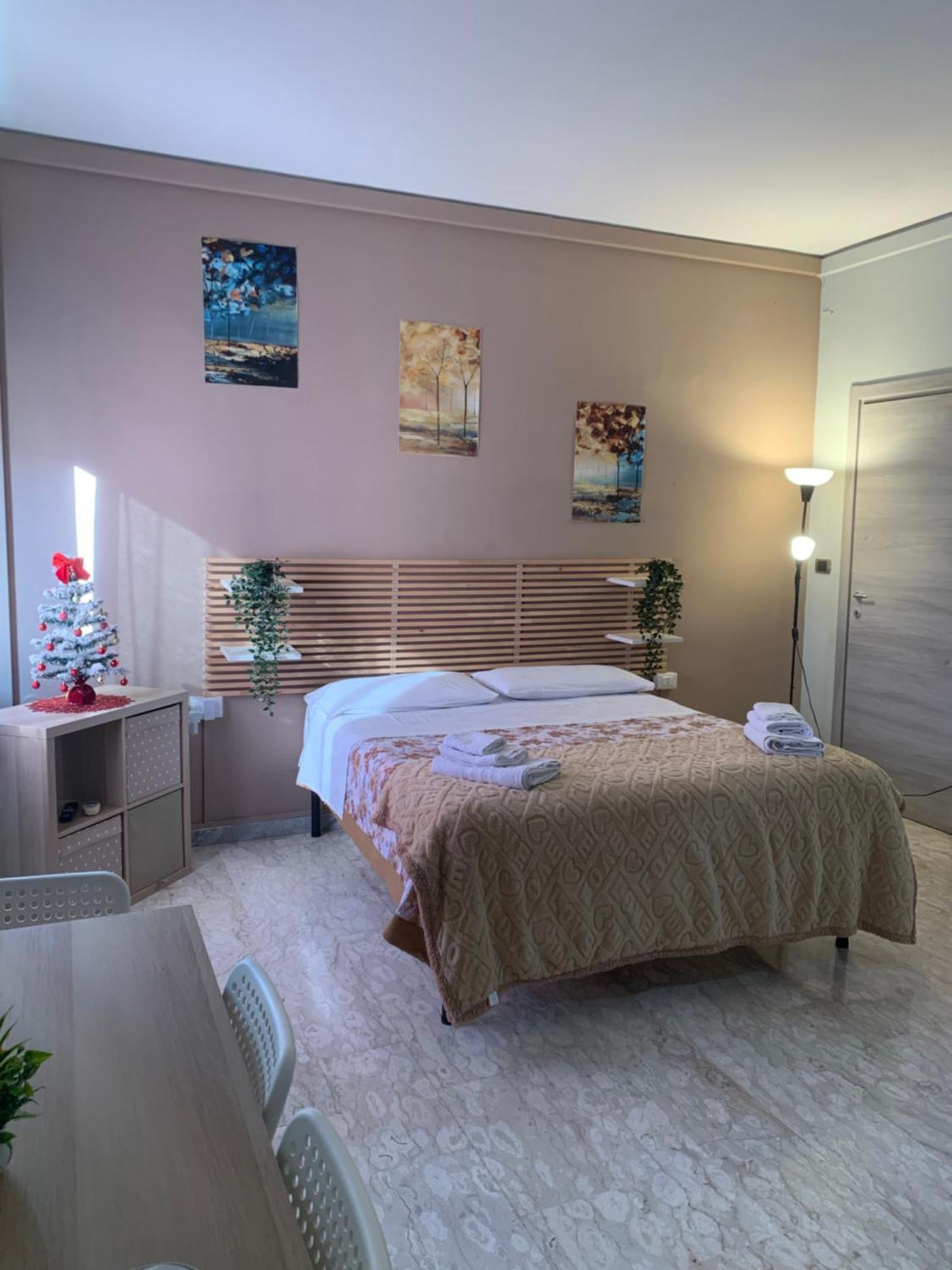 Neapolis Center2 *