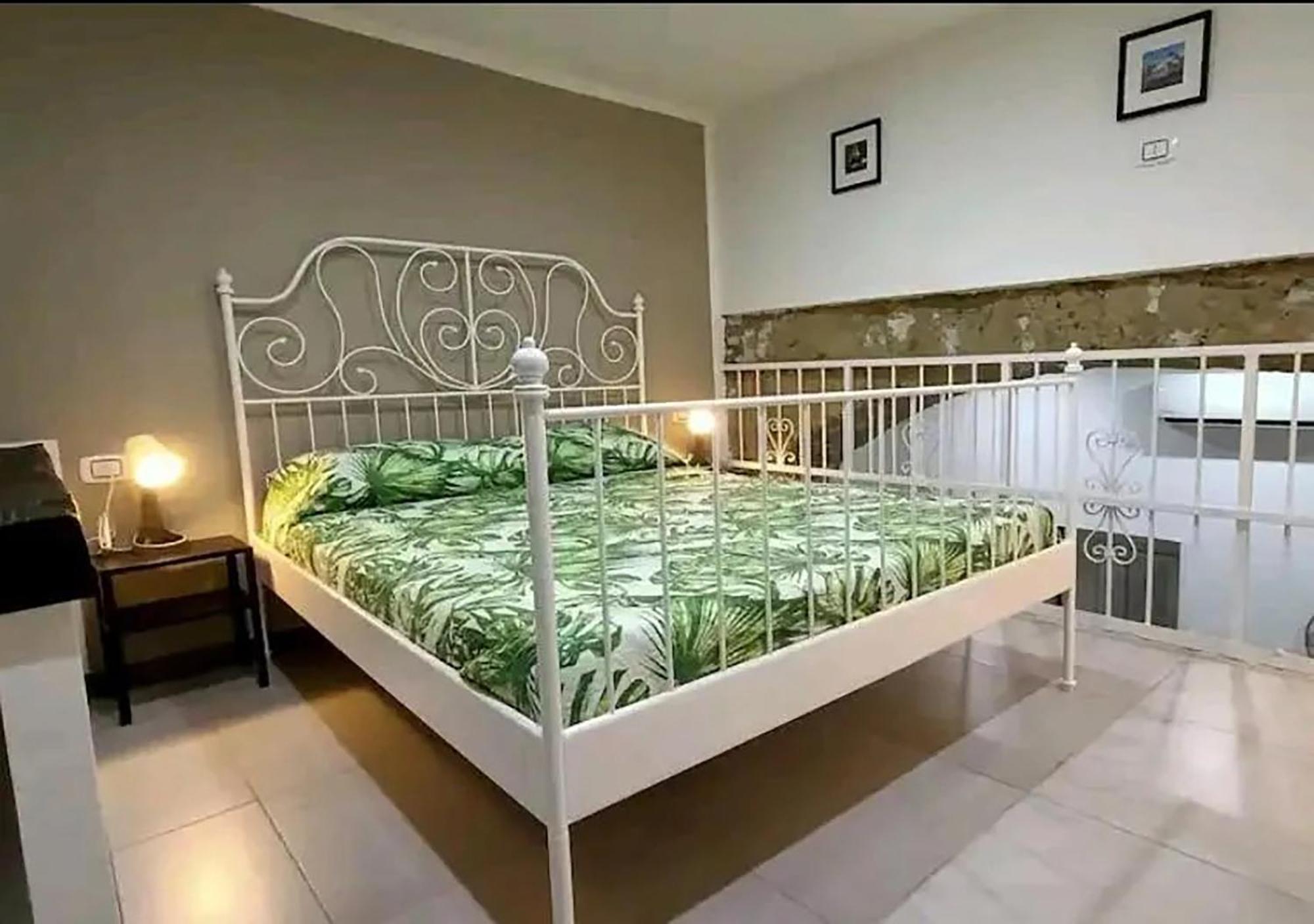 Gianni's Spaccanapoli Apartment