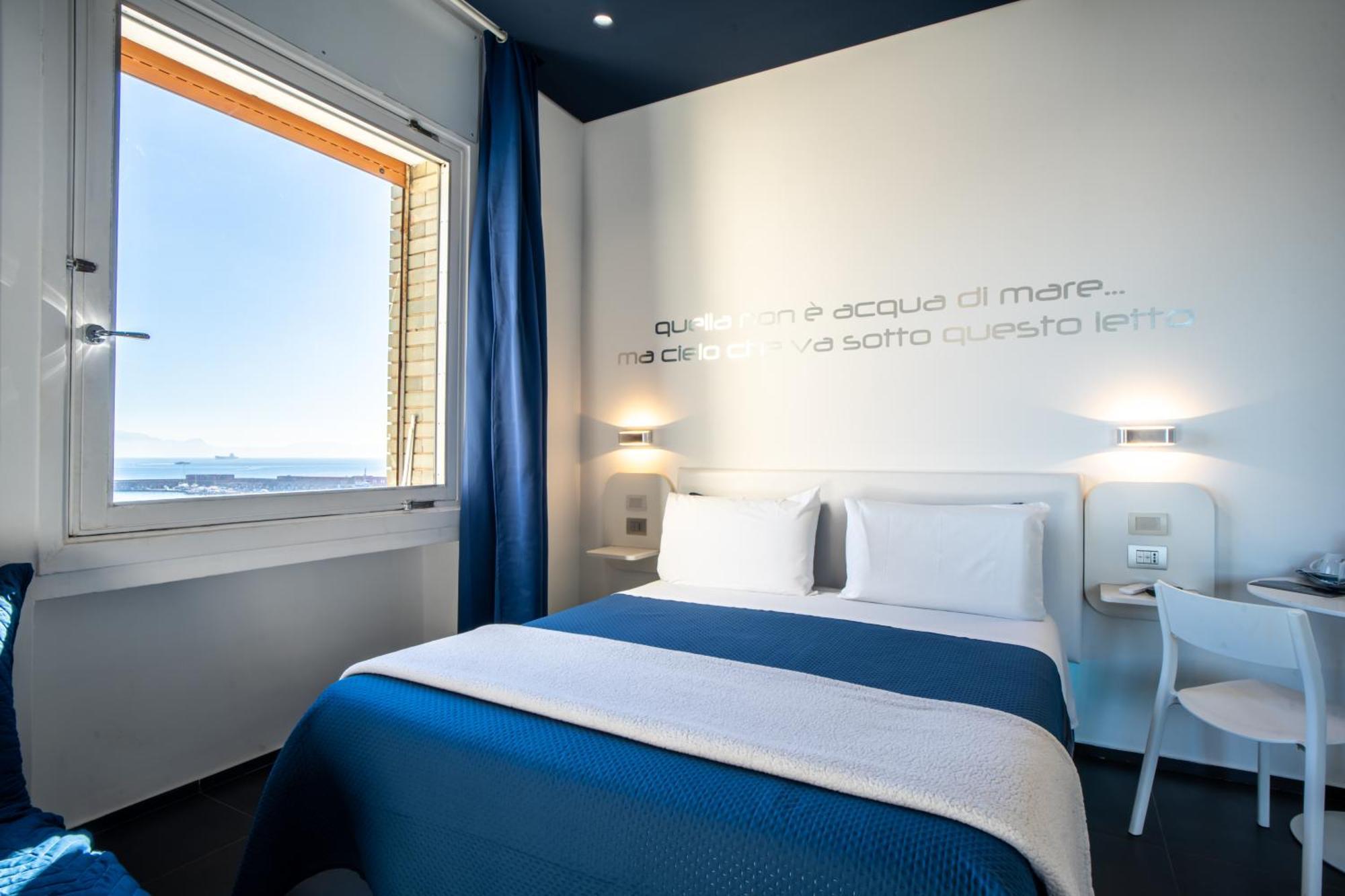 Skyhouse Beverello 3* Naples