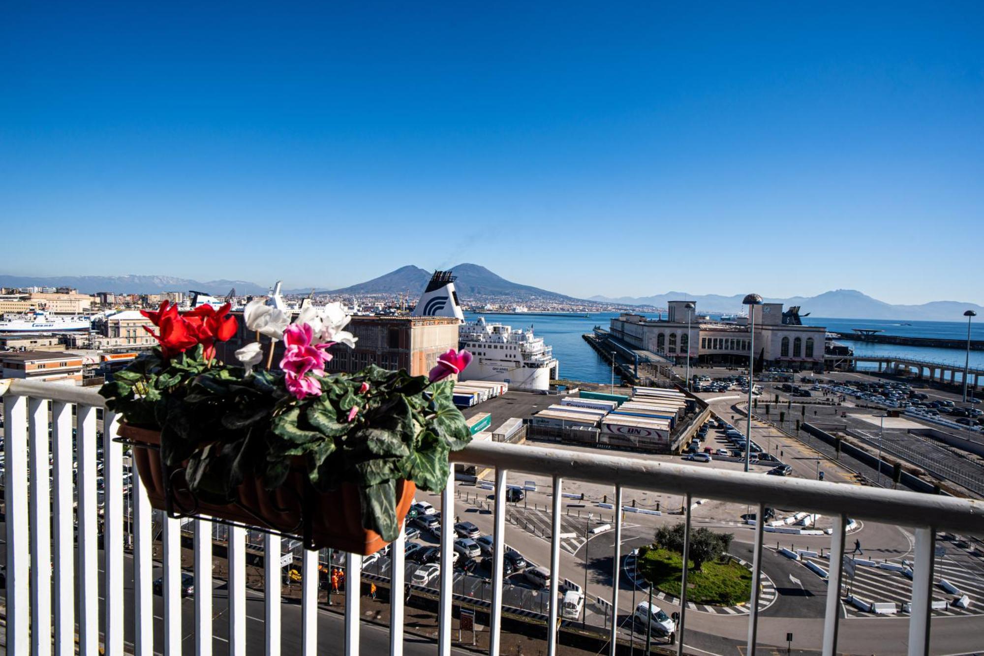 Skyhouse Beverello 3* Naples
