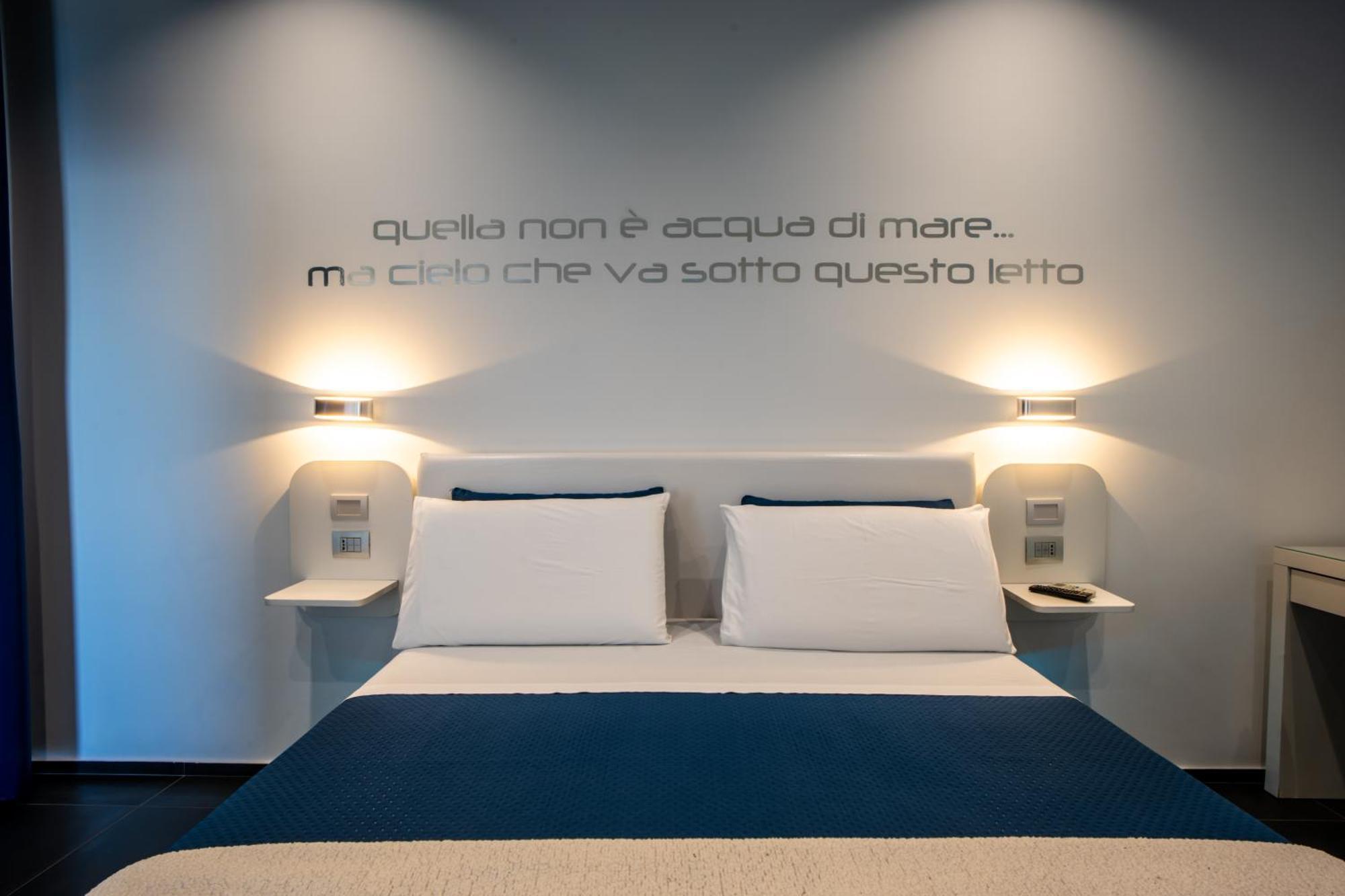 Skyhouse Beverello Bed & Breakfast Naples