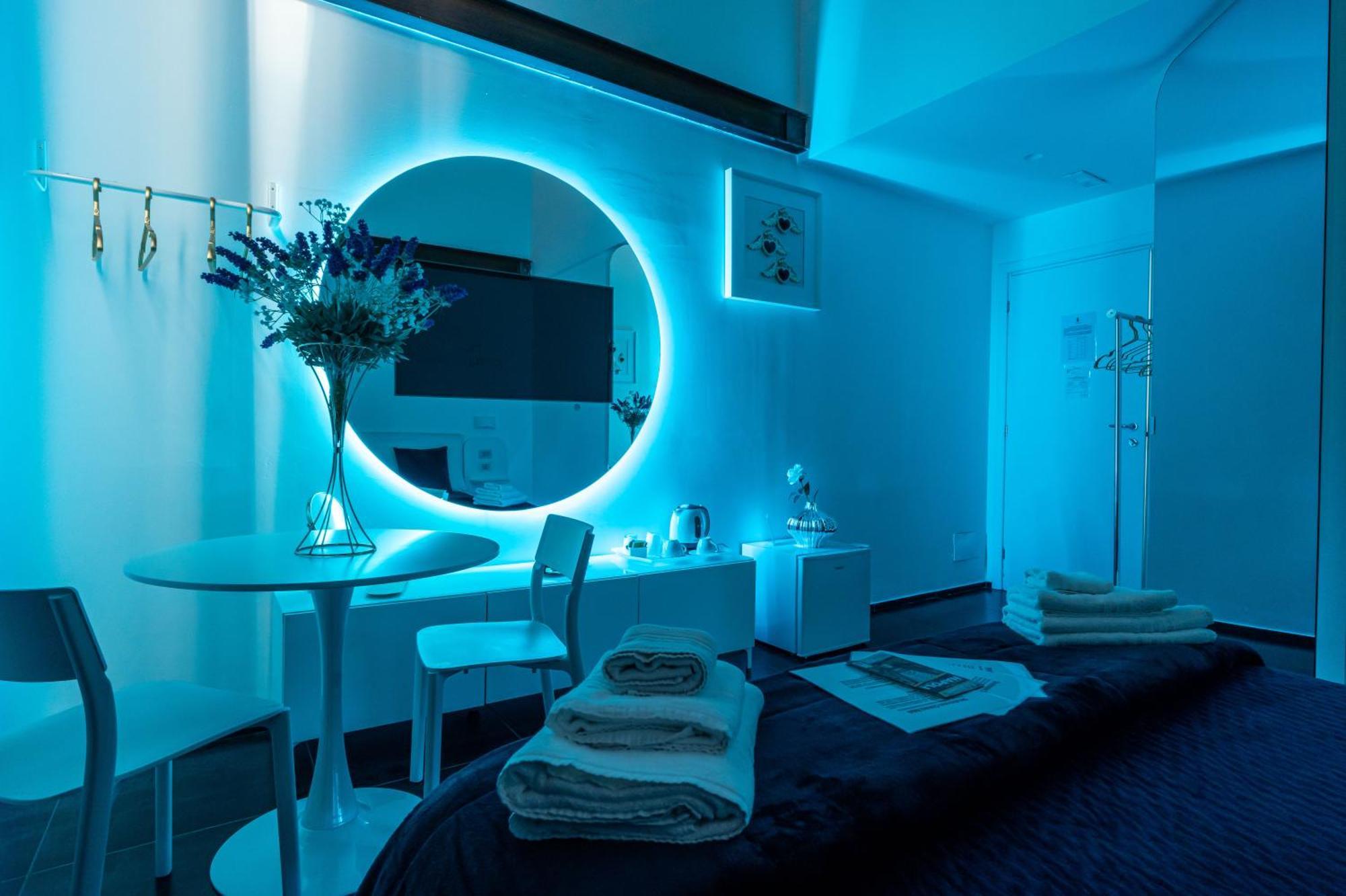 Skyhouse Chiaia Bed & Breakfast 2*