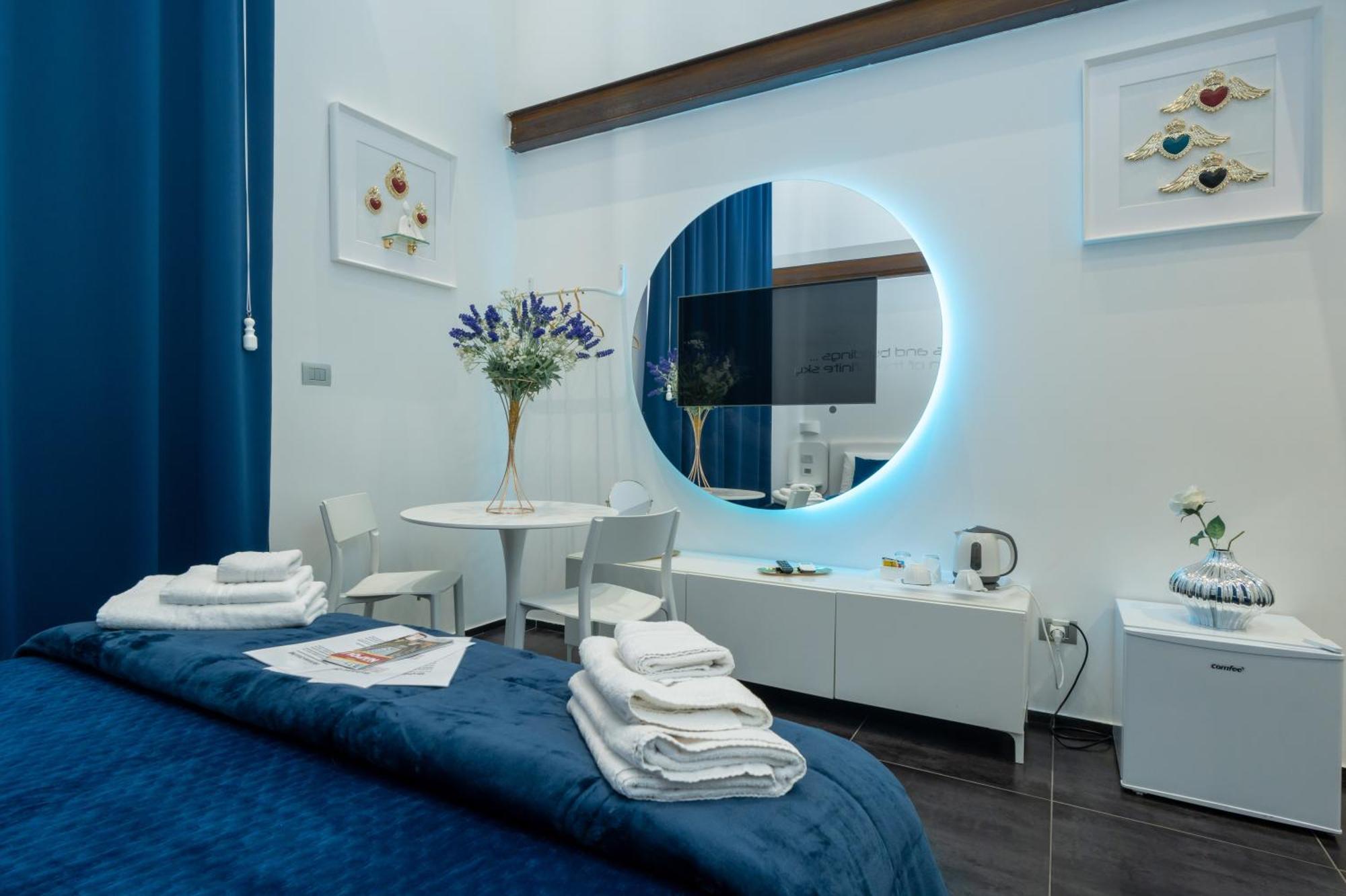 Skyhouse Chiaia Bed & Breakfast Naples