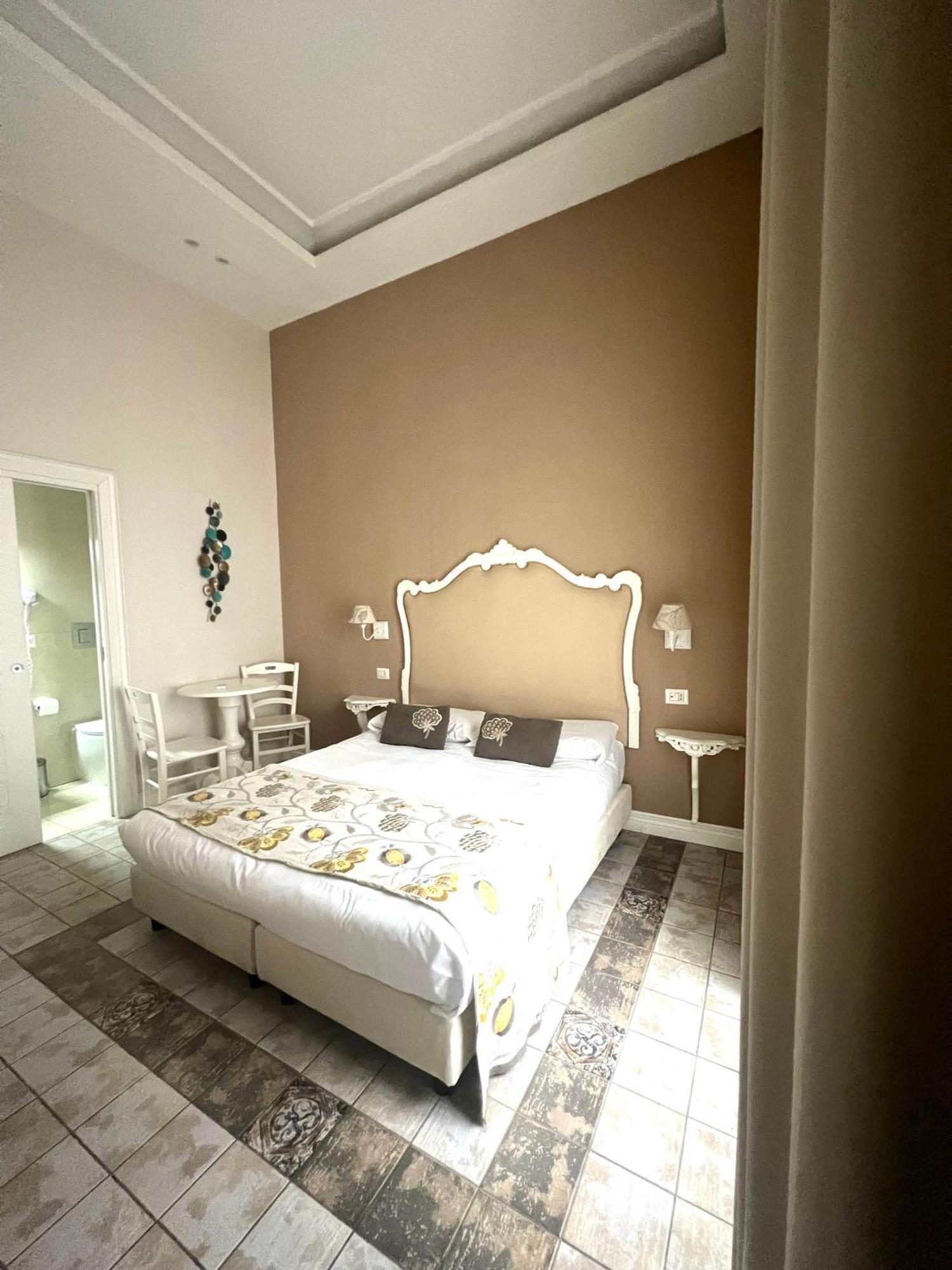 Miluar Relais - - Vanvitelli *