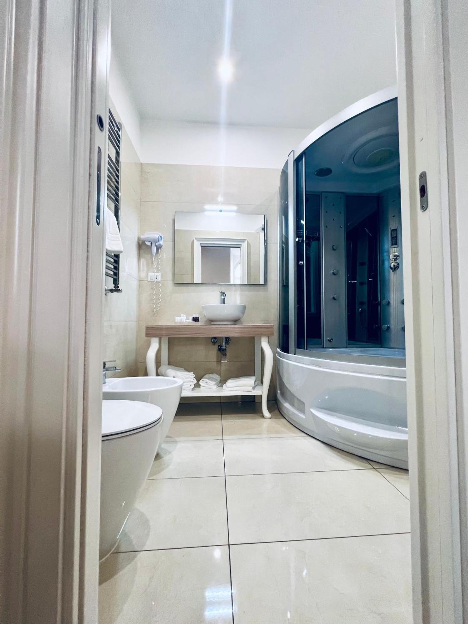 Miluar Relais - - Vanvitelli * Naples
