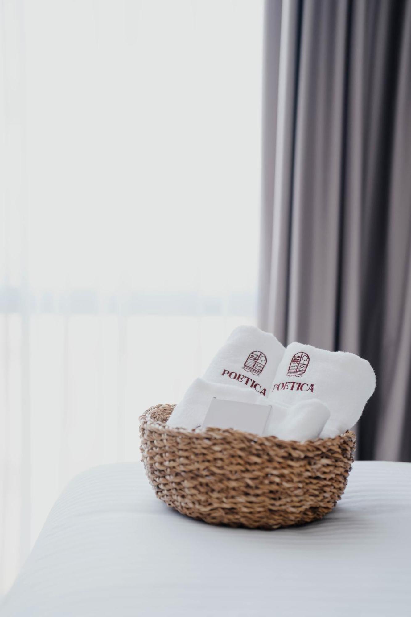 Poetica Boutique Sky 4* Naples