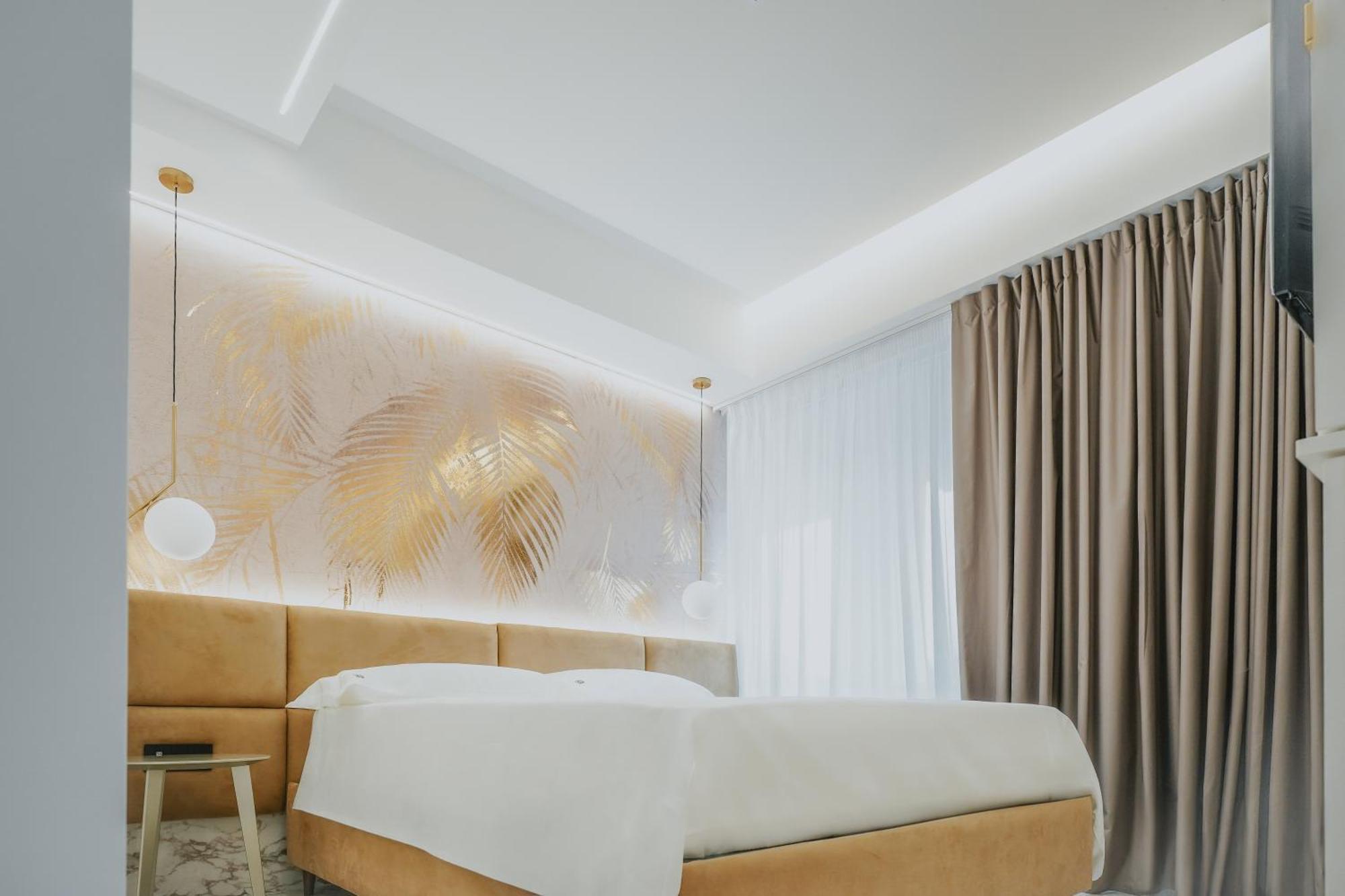 Poetica Boutique Sky 4* Naples