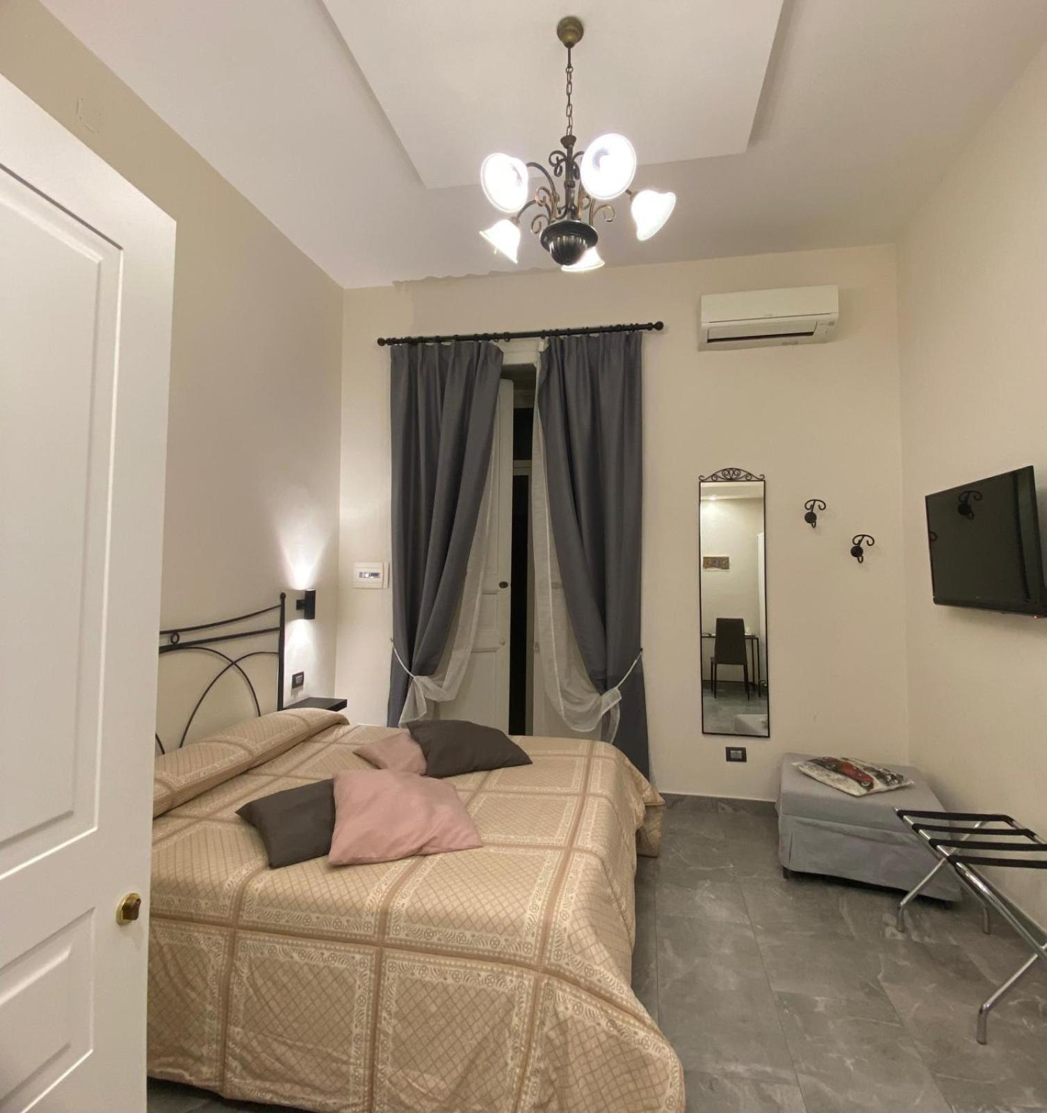 Botanic Charm Bed & Breakfast 2*
