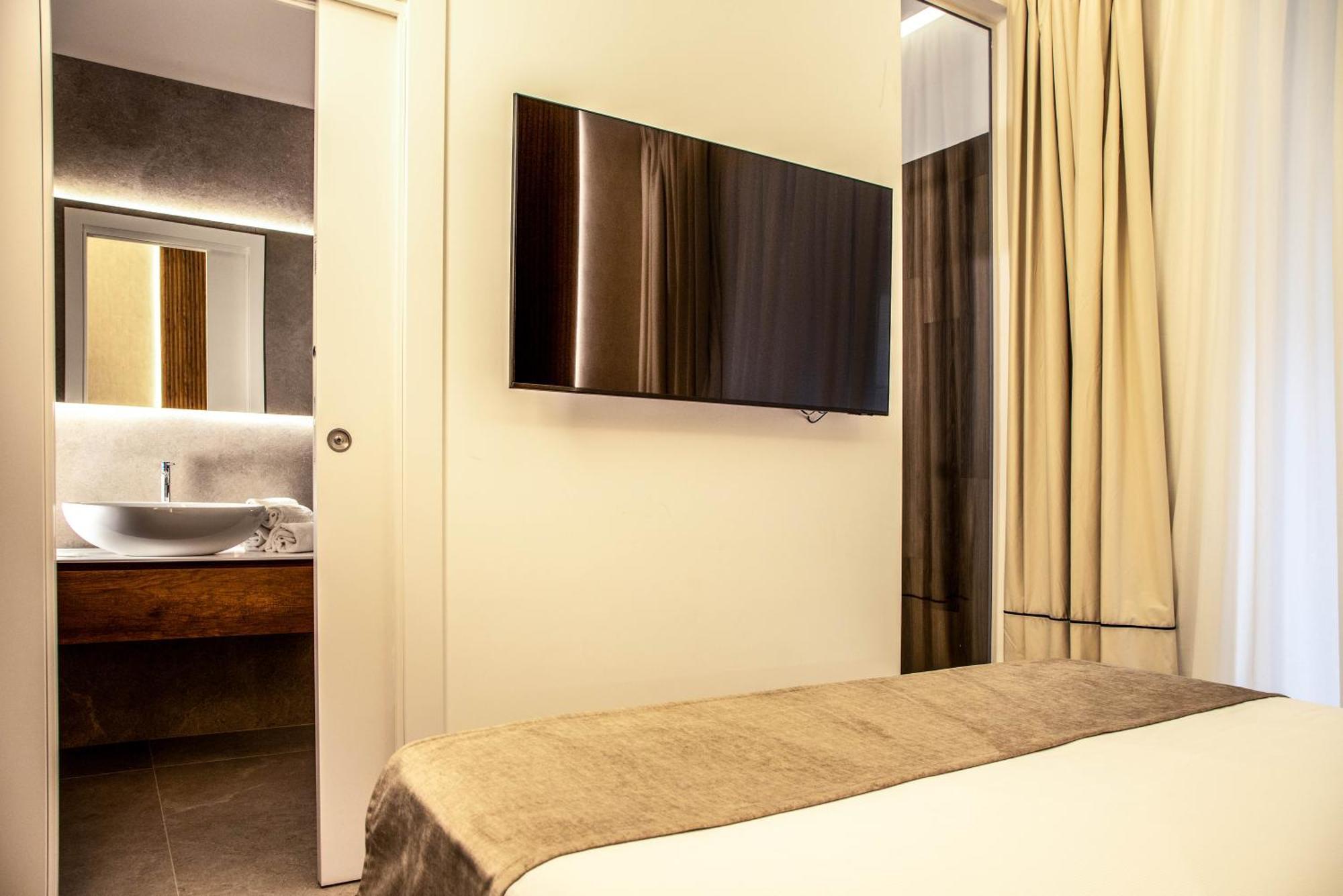 Hotel Mamalu - Corso Umberto 35 Naples