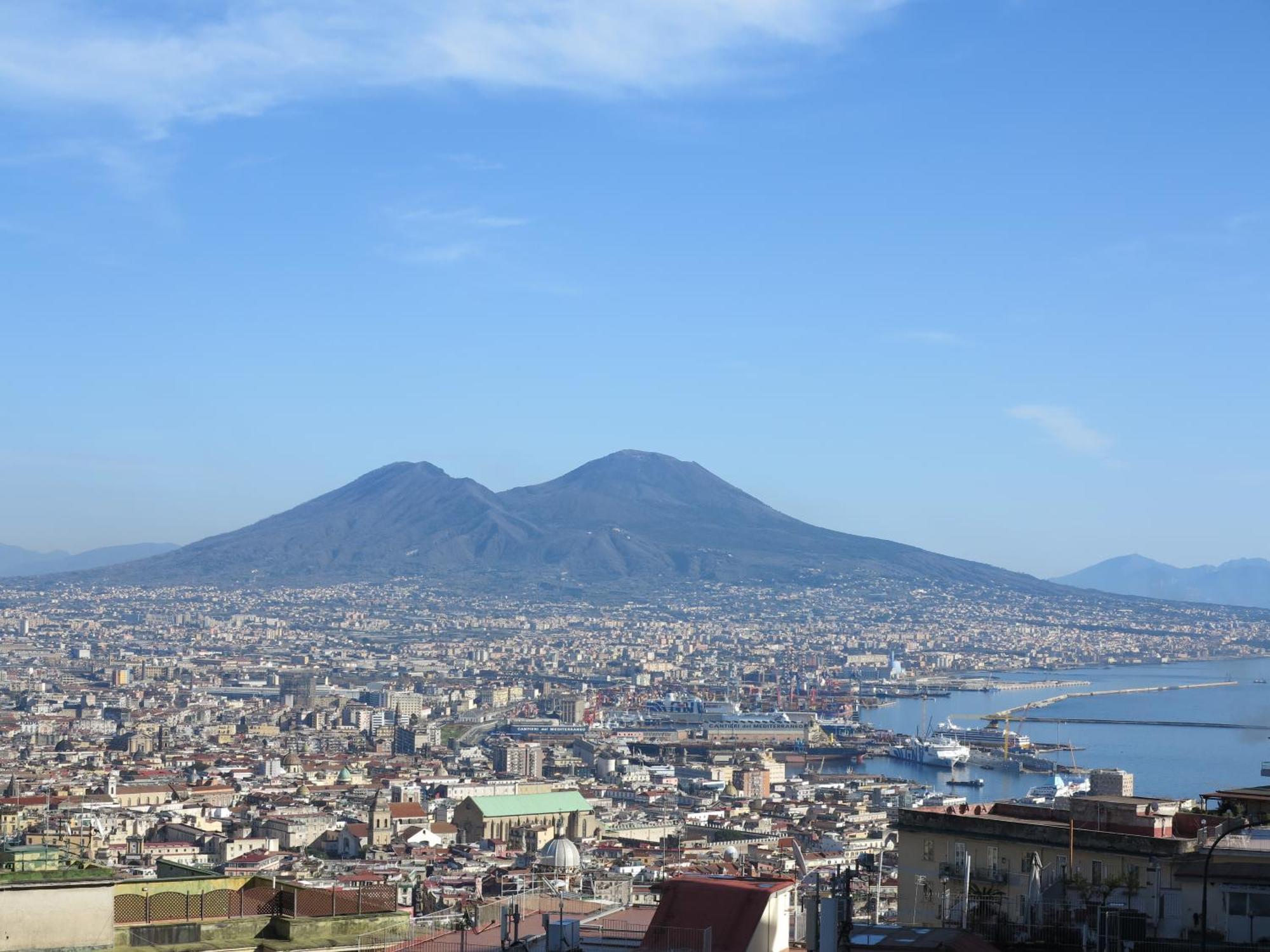 Apartment Pretty Panoramic - Half Way Center-vomero District Naples