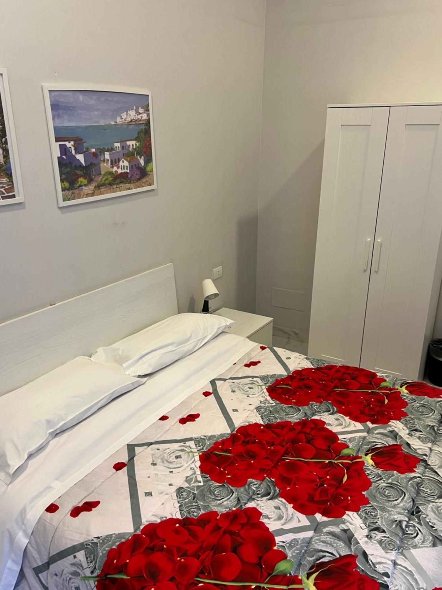 Bed & Breakfast San Gennaro In Porta Naples