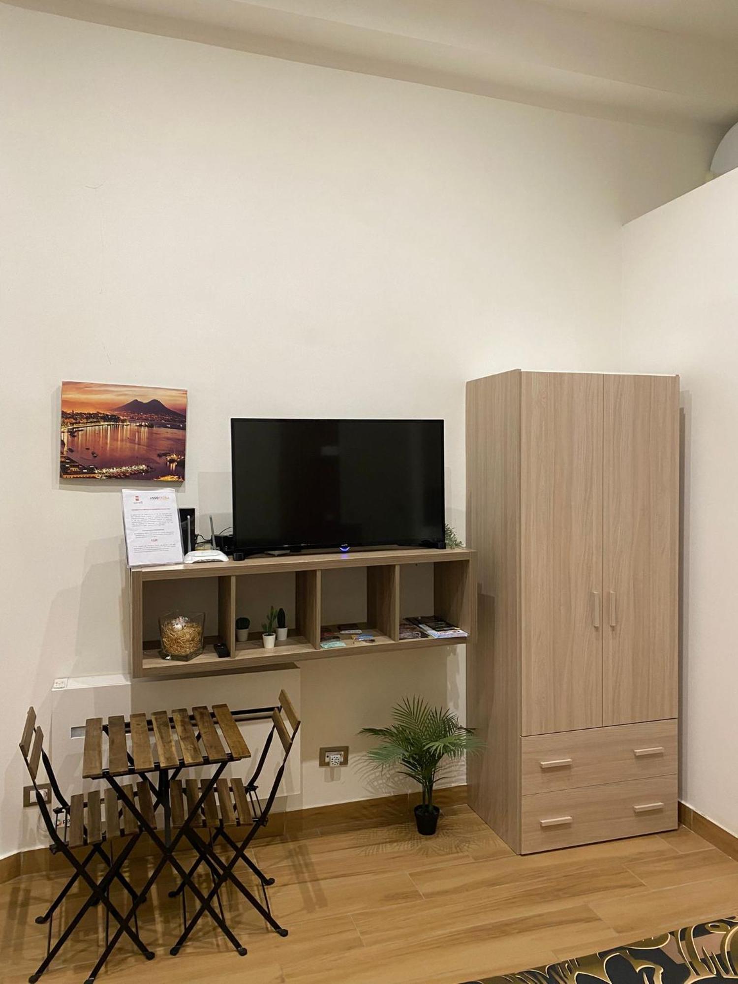 Toledohomenapoli Holiday home *