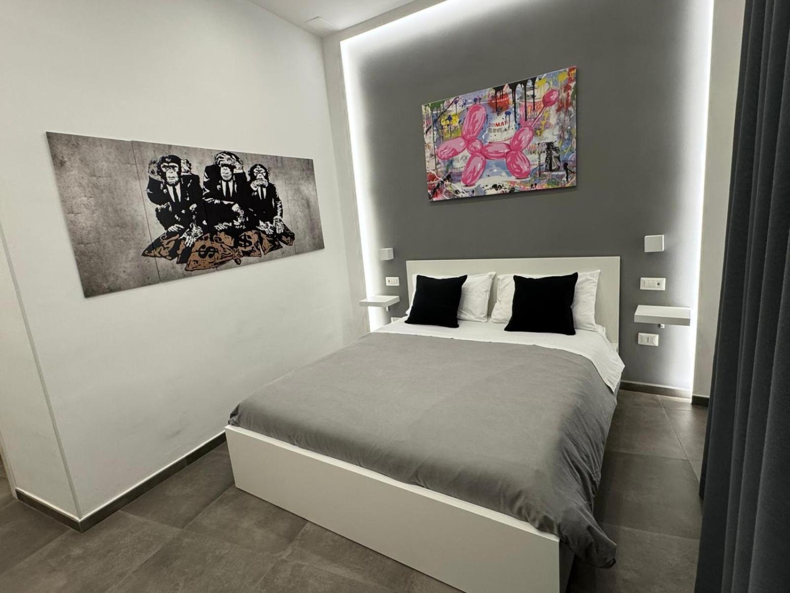 Napolitan Pop House Bed & Breakfast *