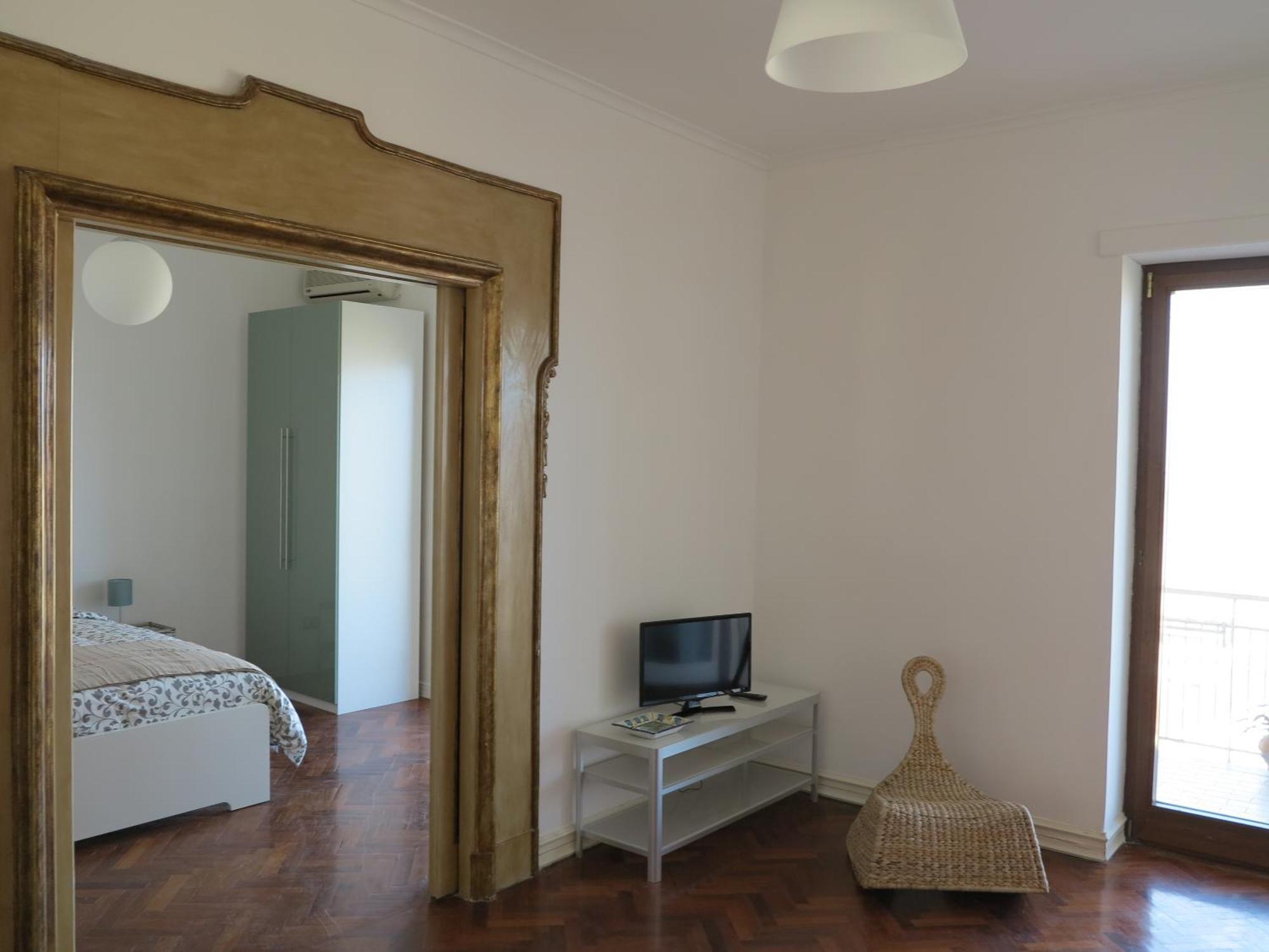Apartment Pretty Panoramic - Half Way Center-vomero District Naples