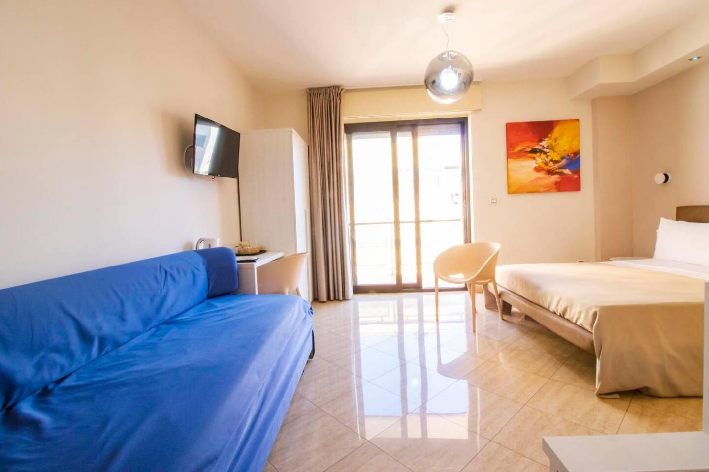 Sonevi Naples