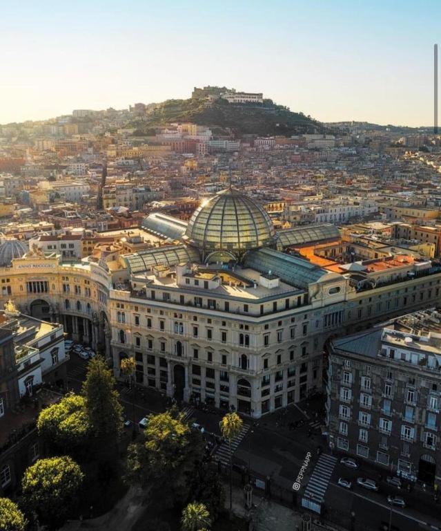 New Latt E Lett * Naples