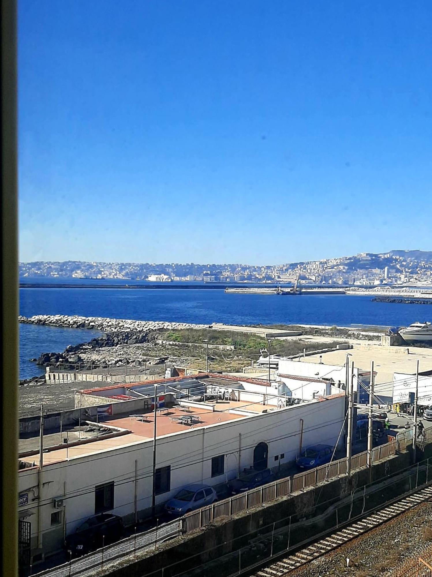 Pacis Naples