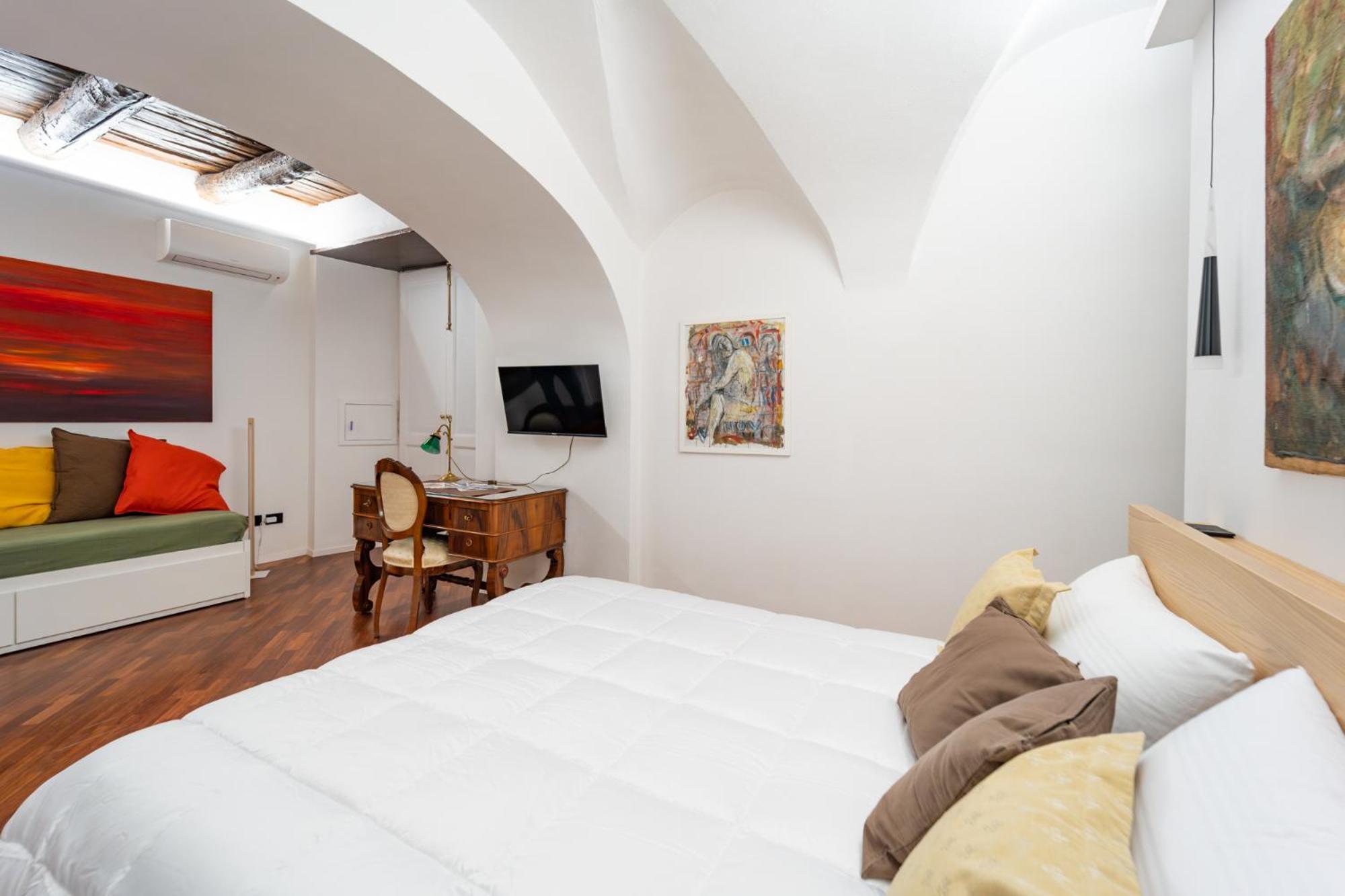 Toledo 289 * Naples