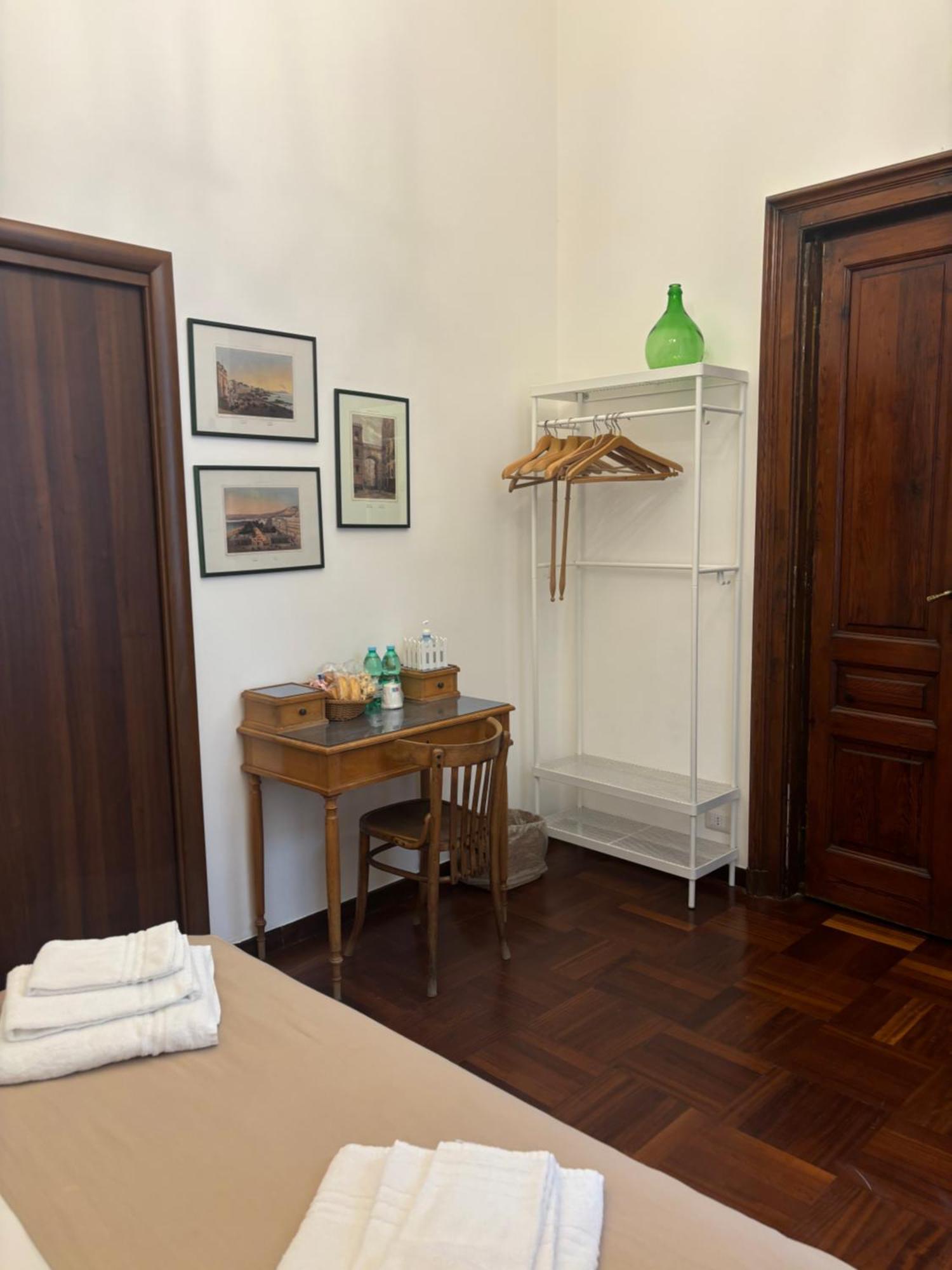 Folle Citta Bed & Breakfast Naples