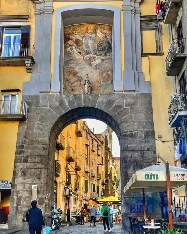 Centro Storico Un Passo Da San Gennaro *
