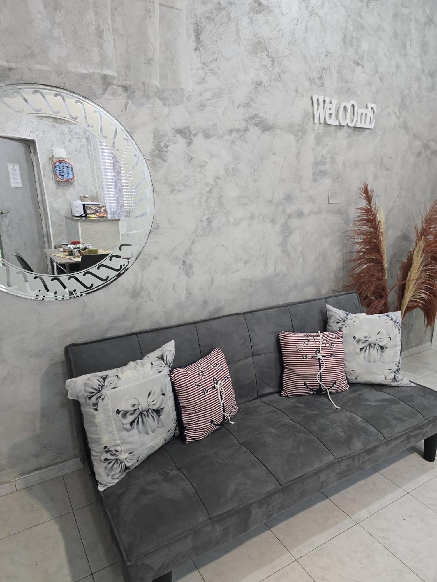 Gate Apartment *