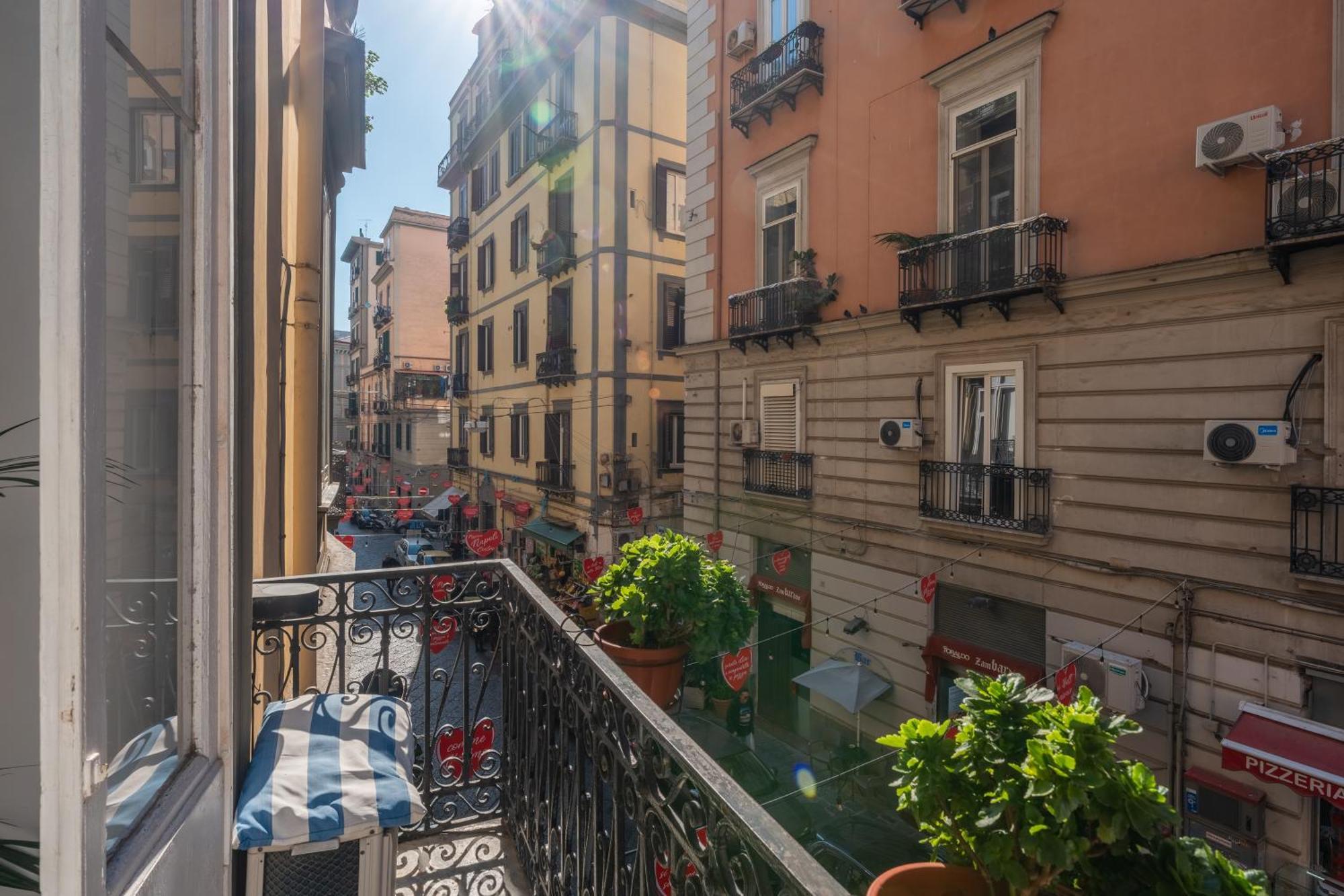 Nina * Naples