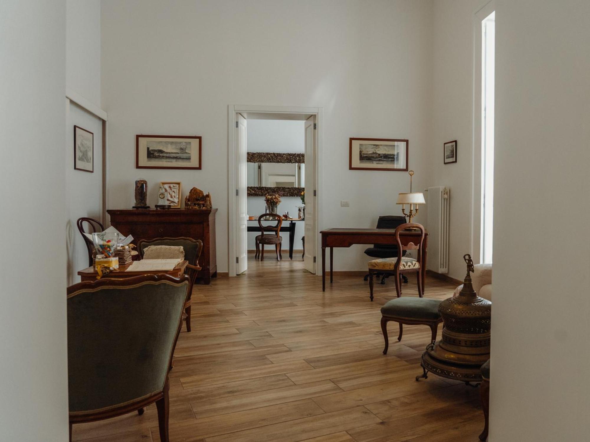 Bed & Breakfast Lo Specchio Dei Papiri Naples