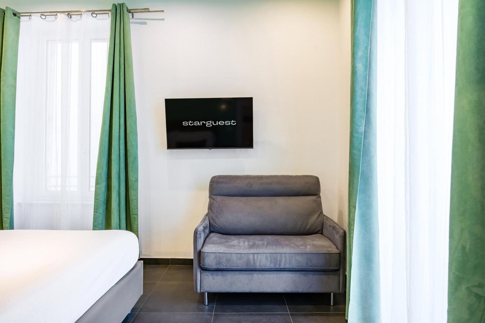 Le Porte Di Partenope Bed & Breakfast