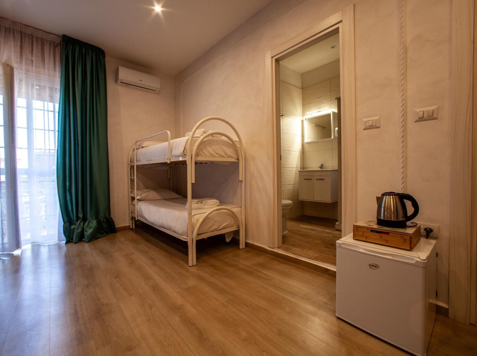 Easy Boarding Guest house Naples