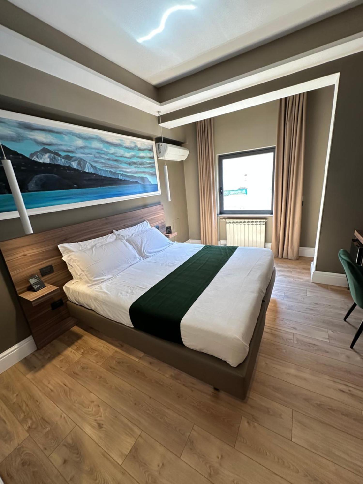 7th Floor 3*